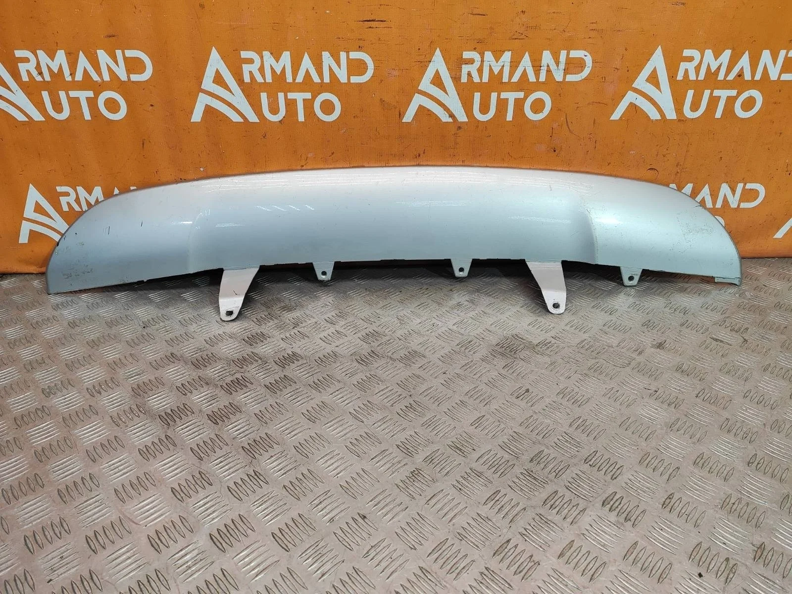 Накладка бампера Toyota RAV4 2015-2019 CA40