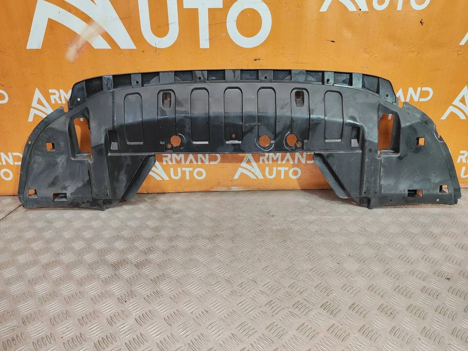 Пыльник бампера Mitsubishi Outlander 2012-нв 3