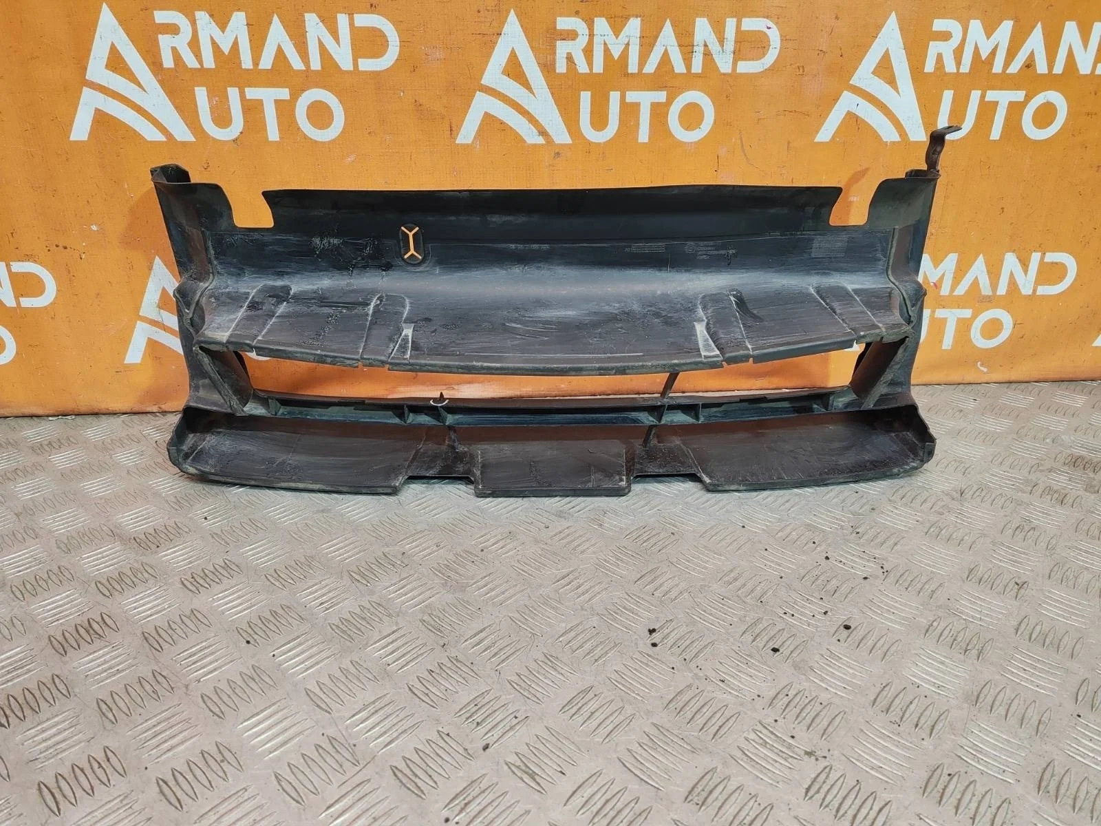 Воздуховод радиатора нижний BMW 3 series 2015-2020 F30 F31