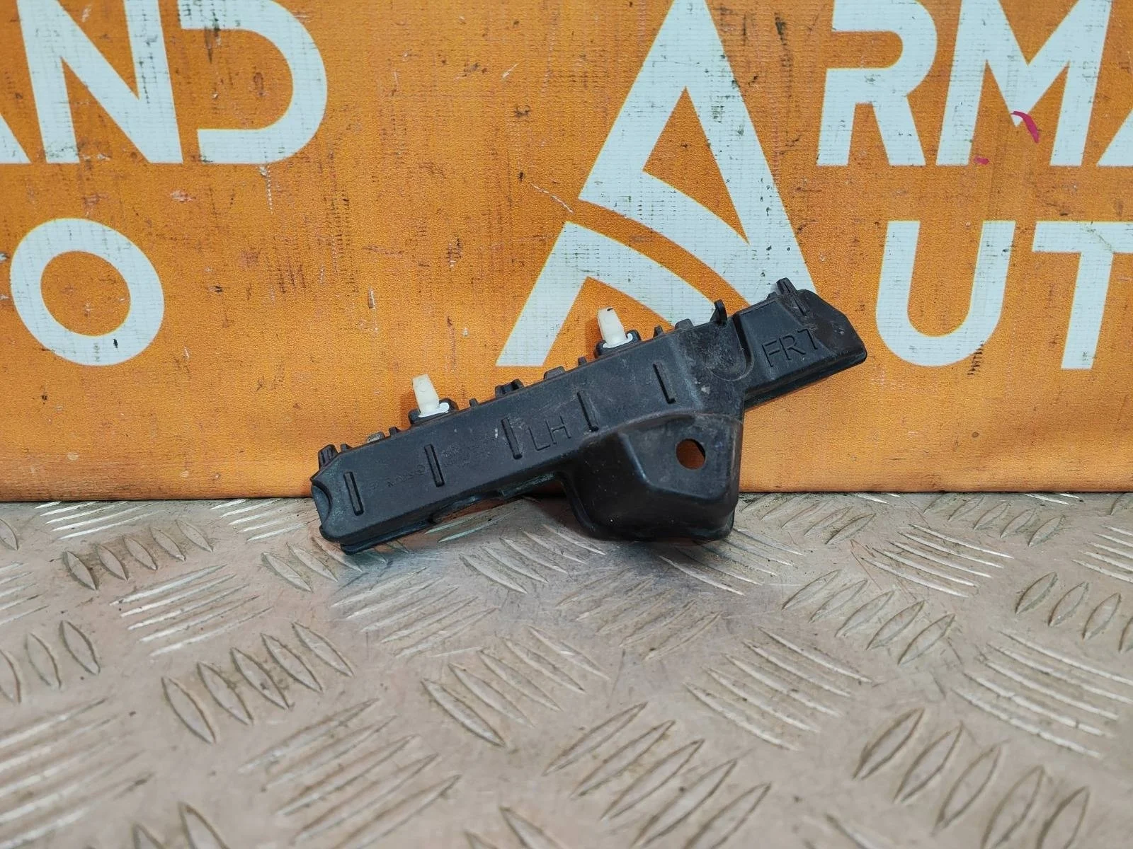 Кронштейн бампера Hyundai Solaris 2017-нв