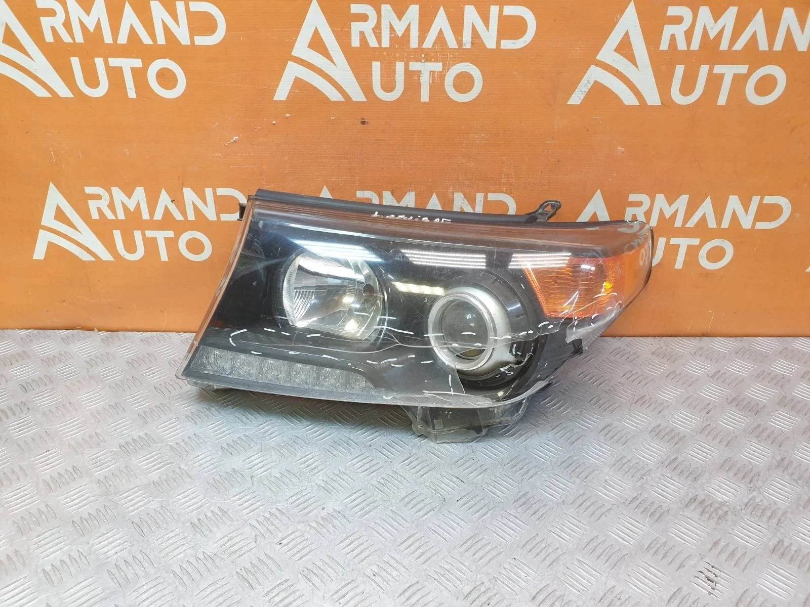 Фара Toyota Land Cruiser 2012-2015 200