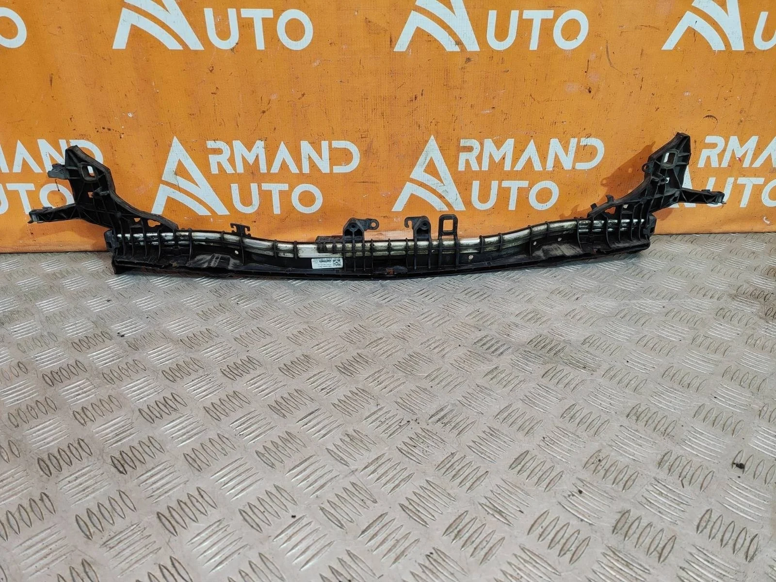 Кронштейн радиатора верхний Mercedes Gle-class 2016-нв W213, S213, C238