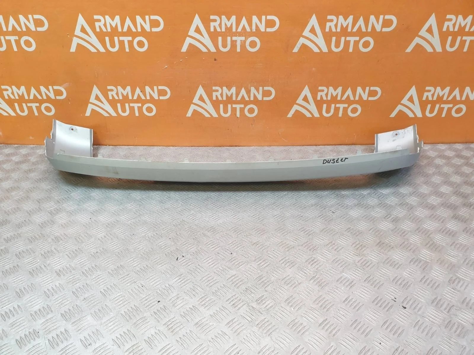 Накладка бампера Renault Duster 2021-нв