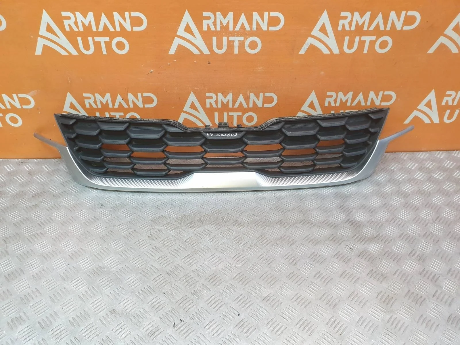 Решетка радиатора KIA Seltos 2019-нв