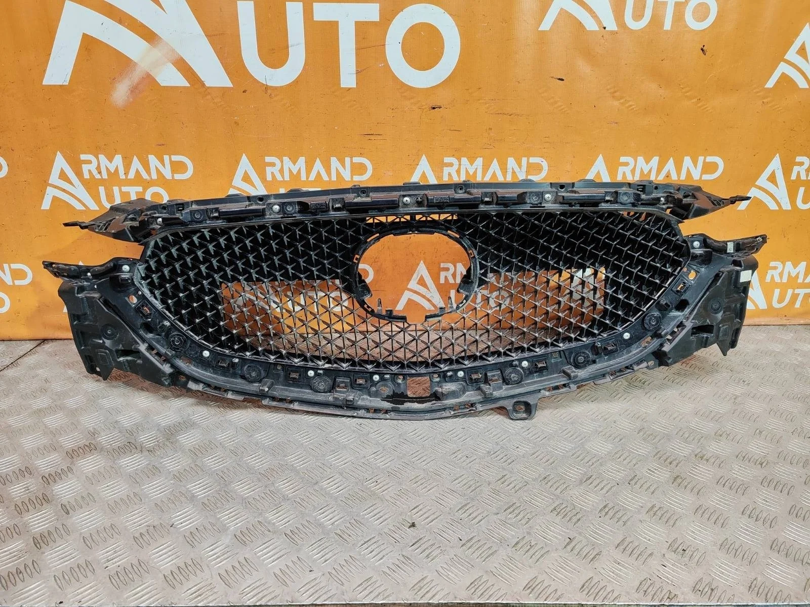 Решетка радиатора Mazda CX-5 2017-нв