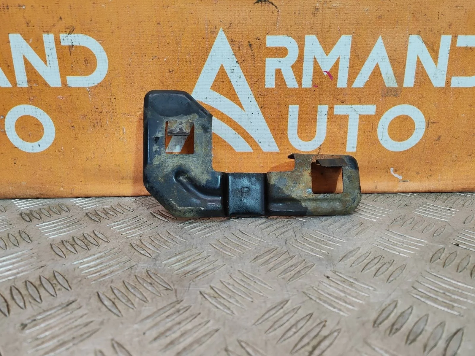 Кронштейн бампера Hyundai Tucson 2004-2010 JM