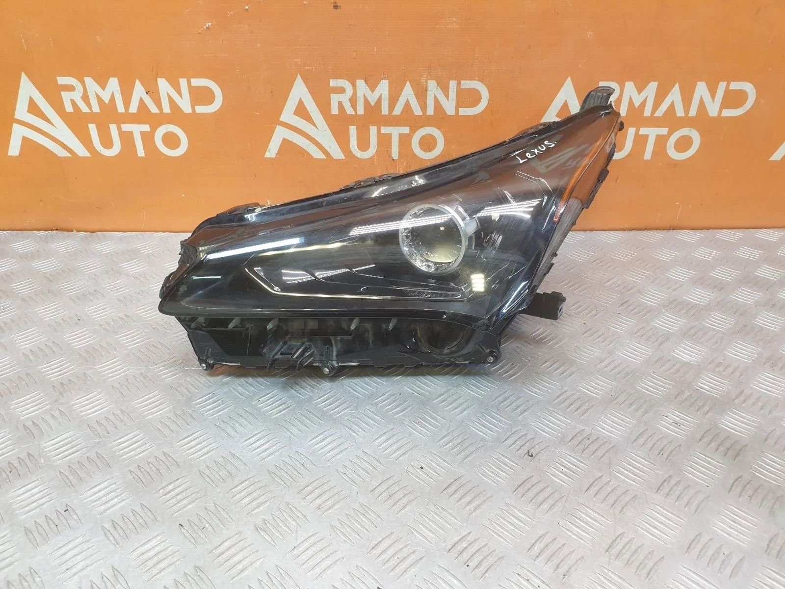 Фара Lexus NX 2017-2021