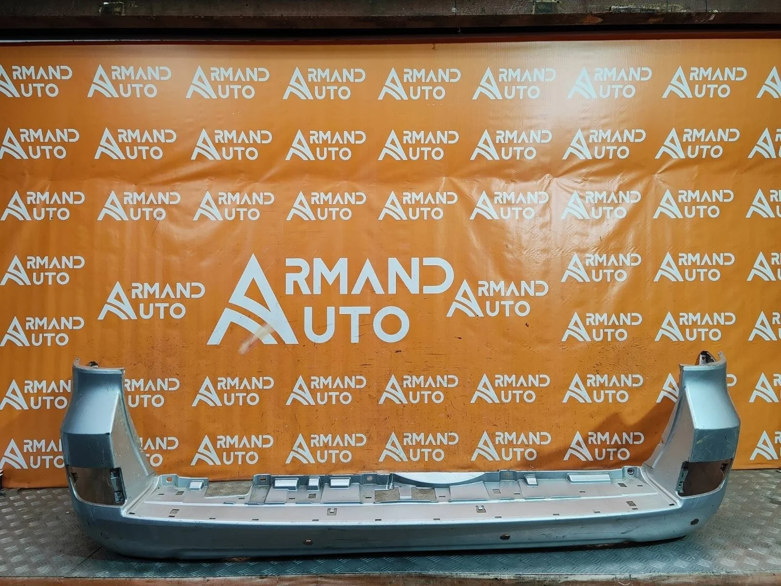 Бампер Toyota Land Cruiser 2015-2021 200