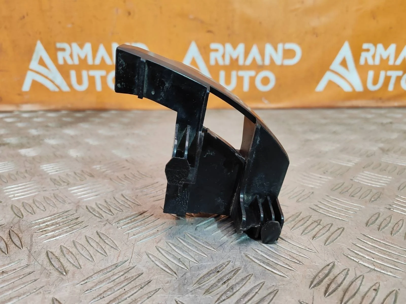 Кронштейн бампера Toyota Land Cruiser 2007-2021