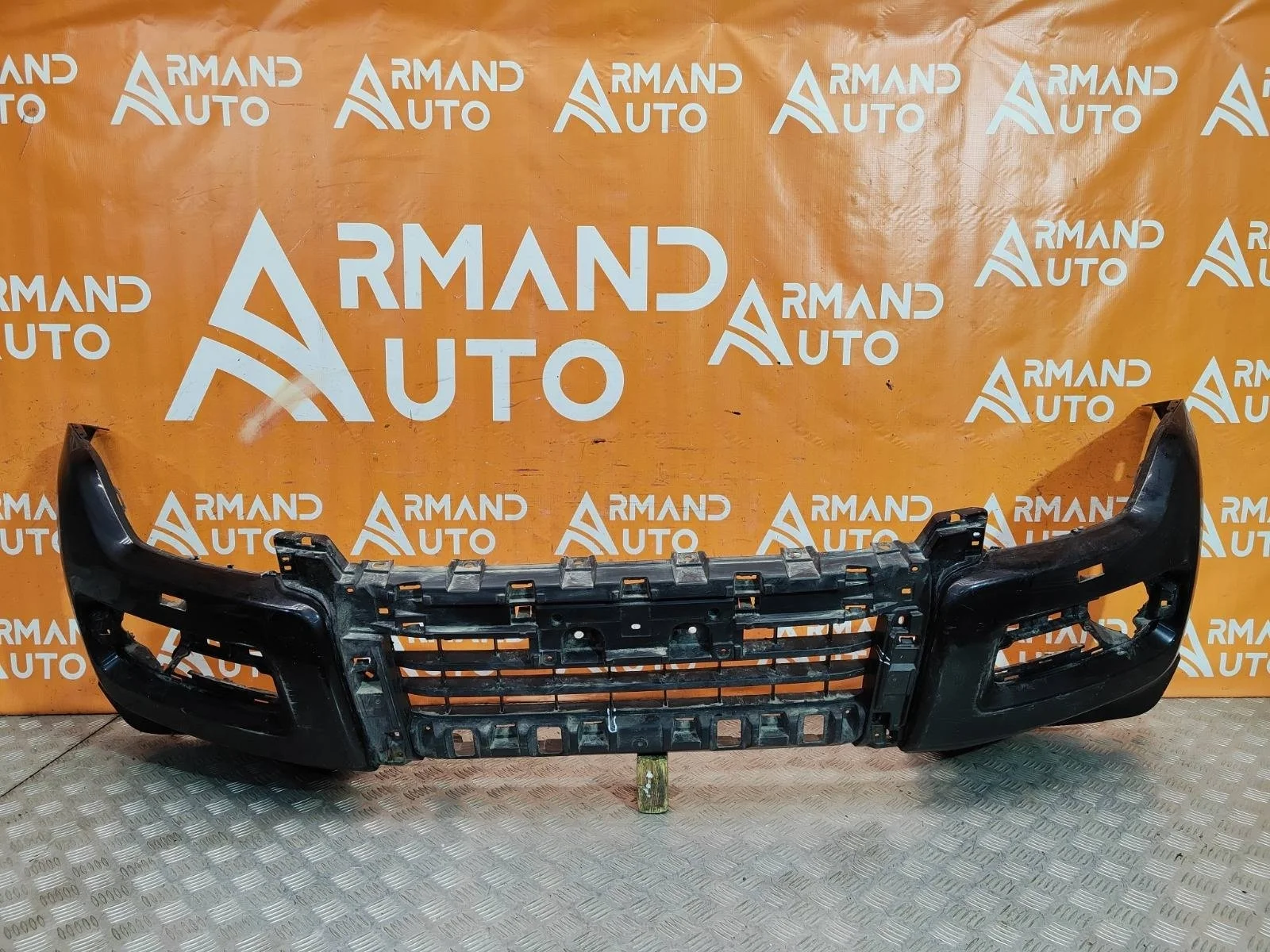 Бампер Mitsubishi Pajero 2014-нв