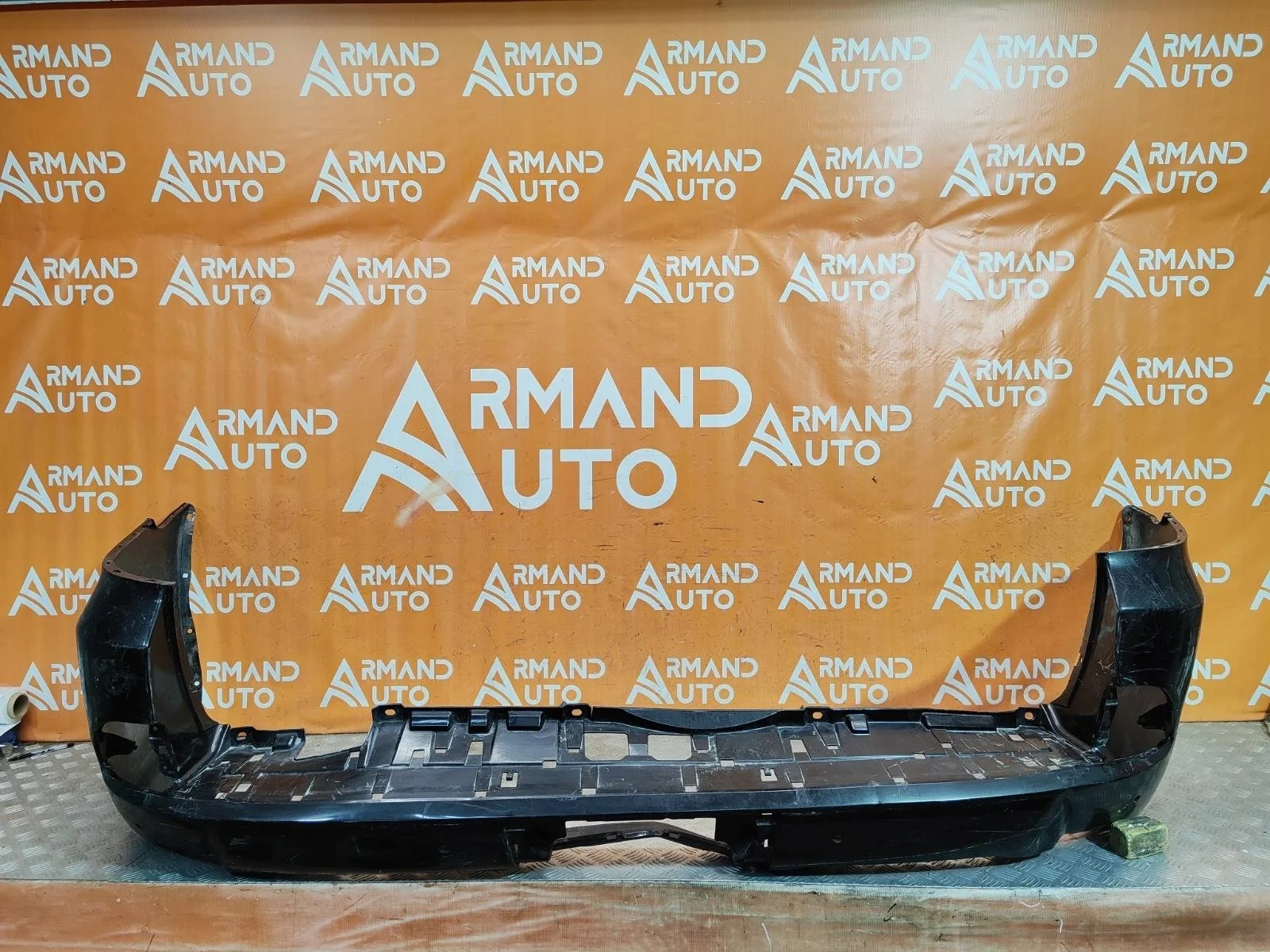 Бампер Lexus LX 2015-2023 URJ200