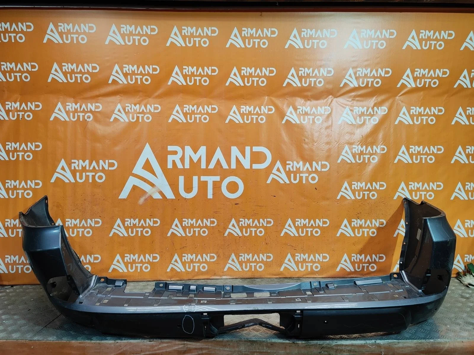 Бампер Lexus LX 2015-2023 URJ200