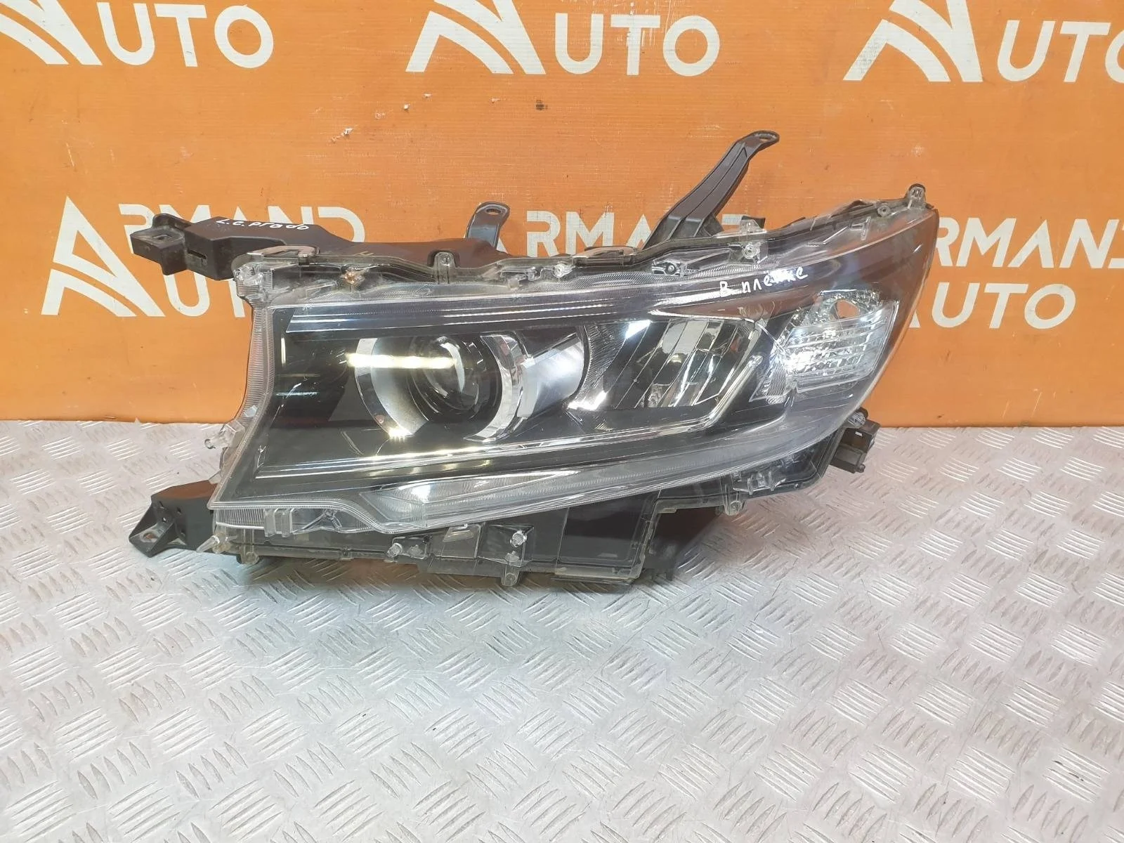 Фара Toyota Land Cruiser Prado 2017-нв 150