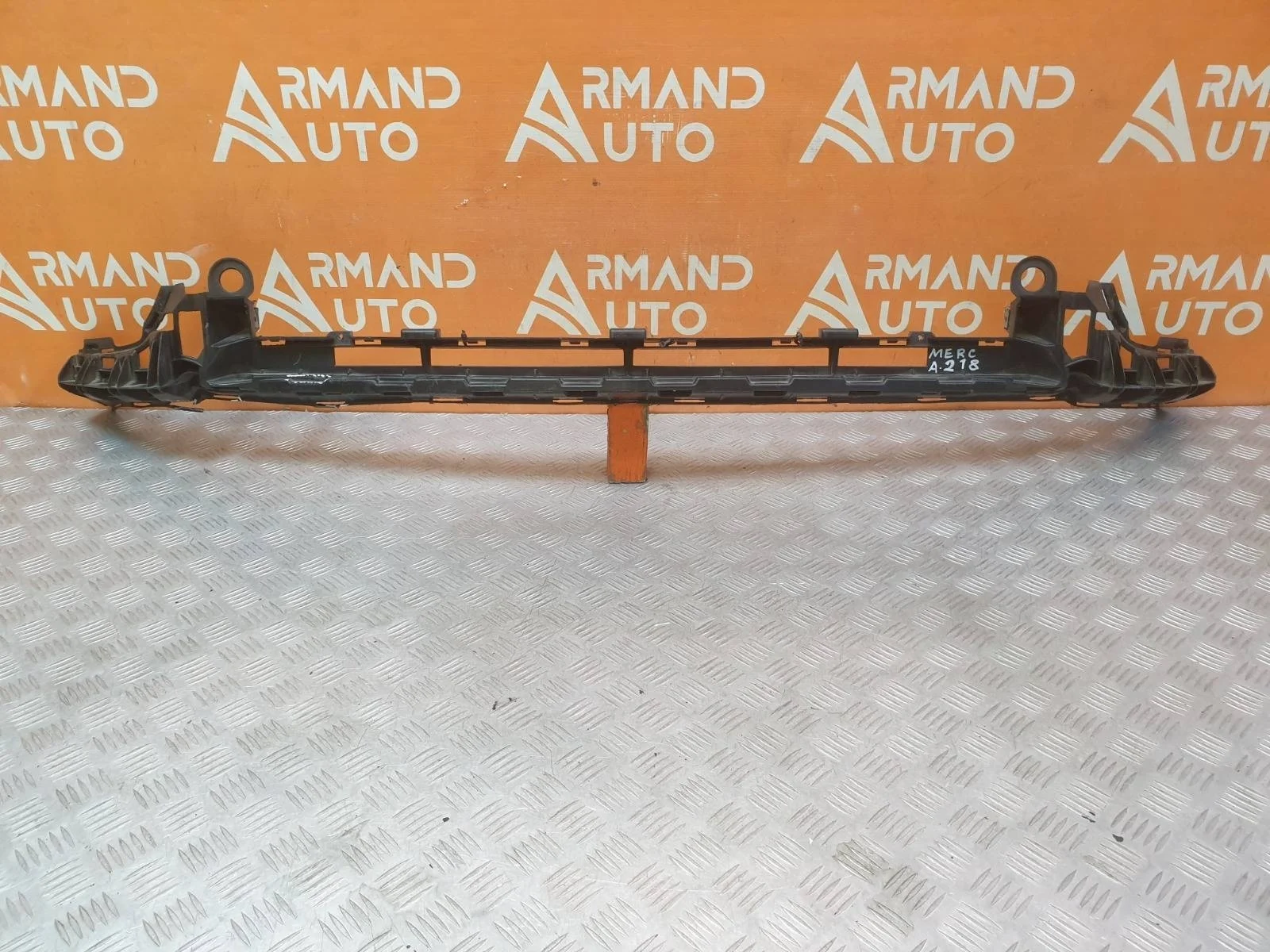 Кронштейн бампера Mercedes -Class 2016-2020 W213, S213, C238