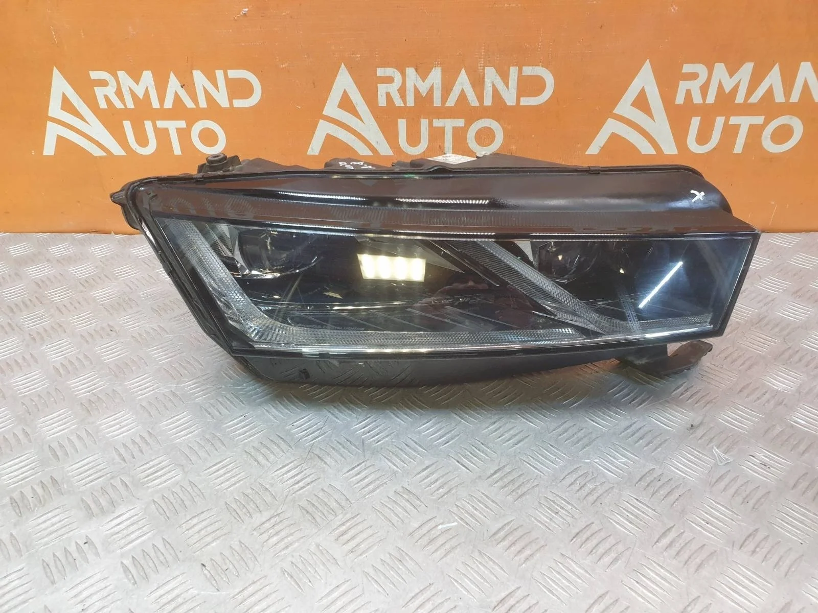 Фара Skoda Octavia 2019-нв 4 A8