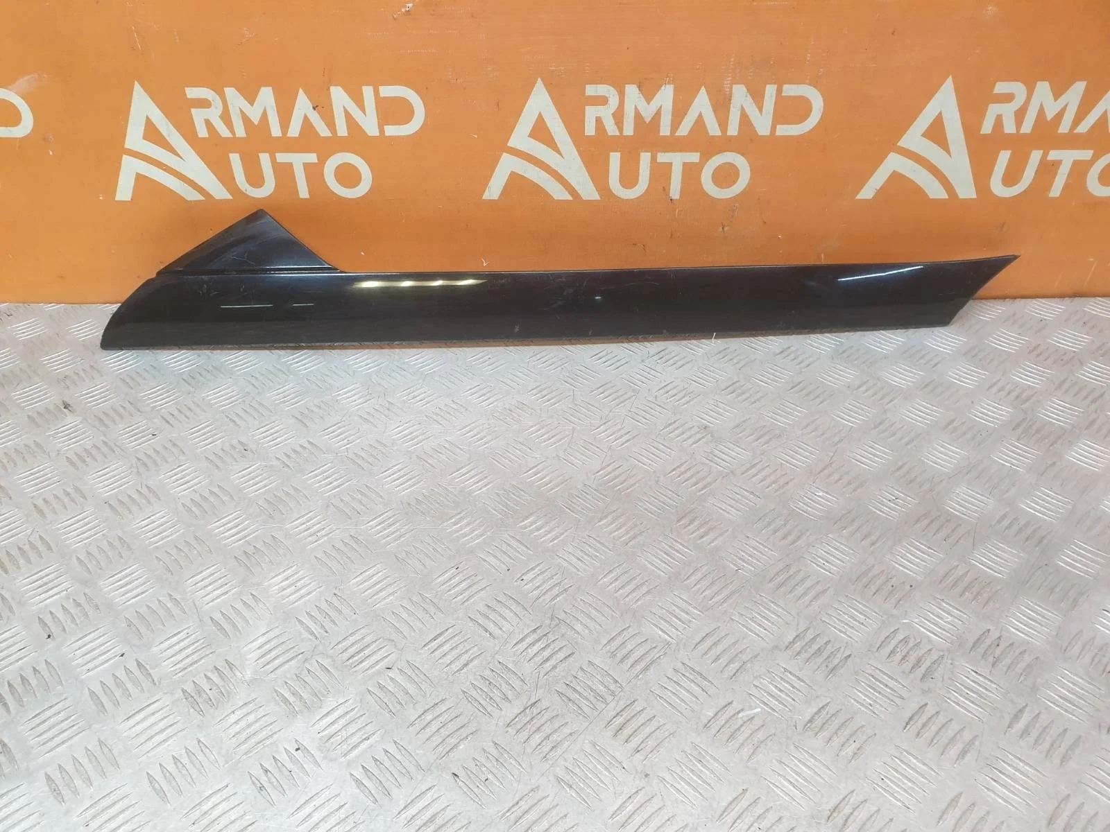 Накладка лобового стекла Ford Explorer 2010-2019 5 U502