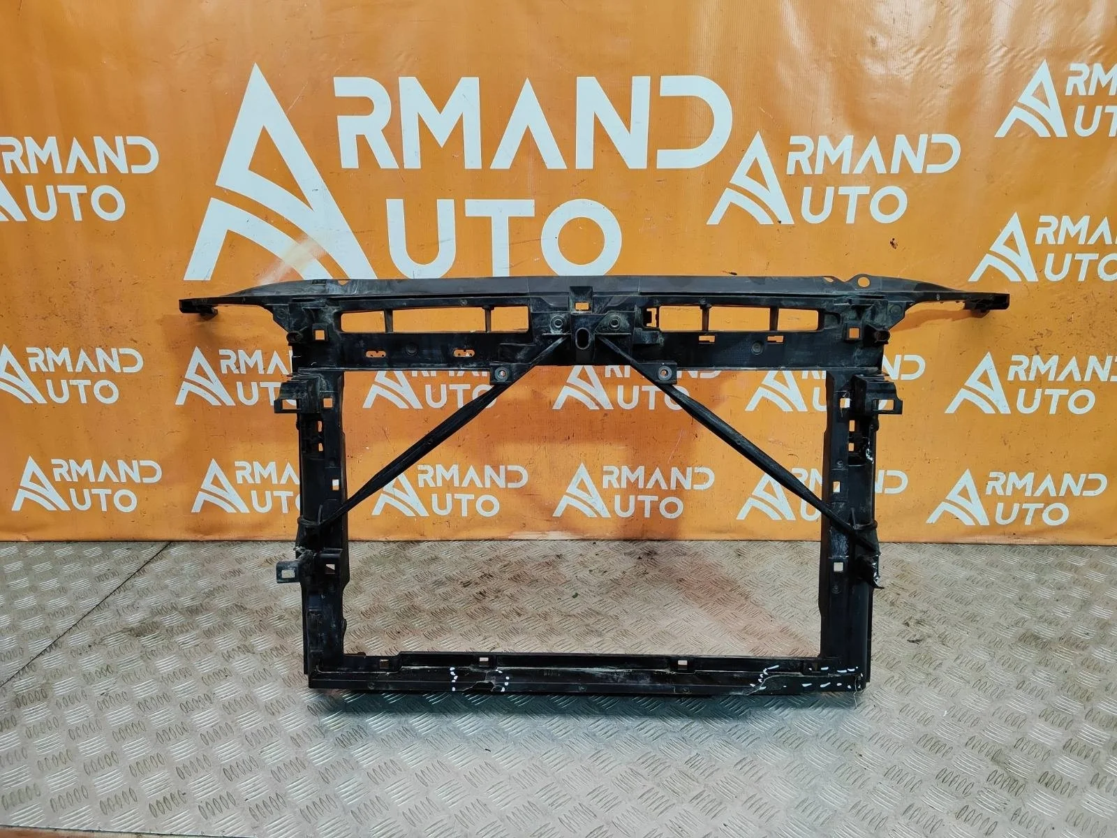 Панель передняя (суппорт радиатора) Skoda Octavia 2013-2020 A7 (5E)