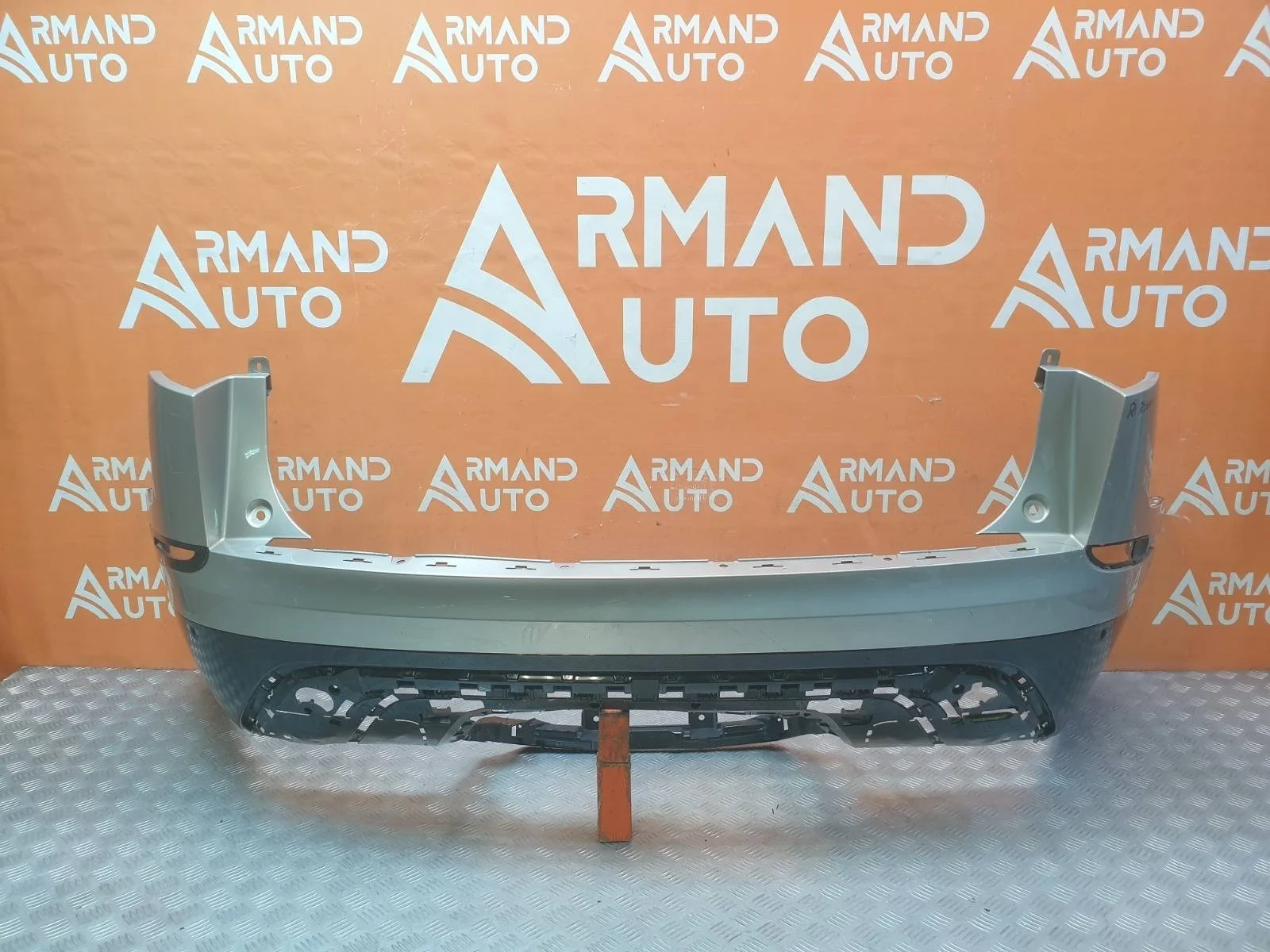 Бампер LAND ROVER Range Velar 2017-нв L560