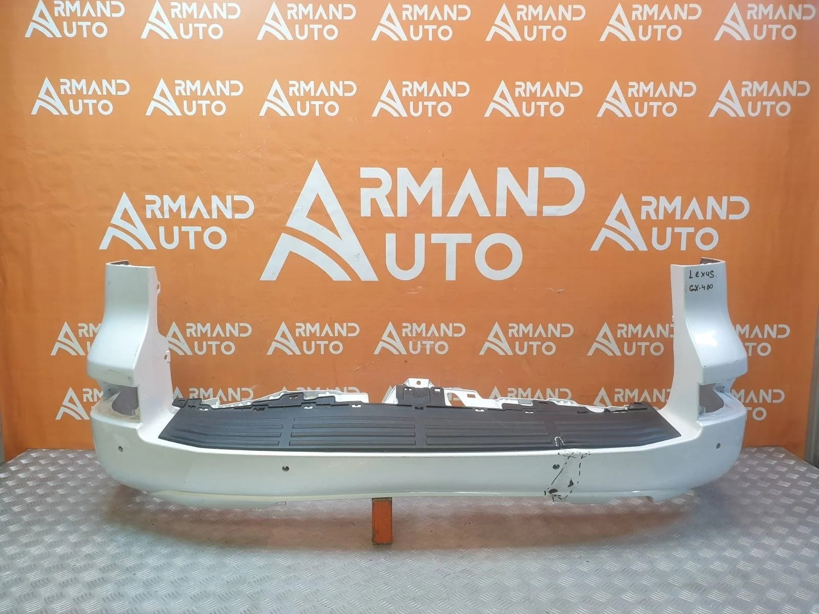 Бампер Lexus GX 2013-нв URJ150