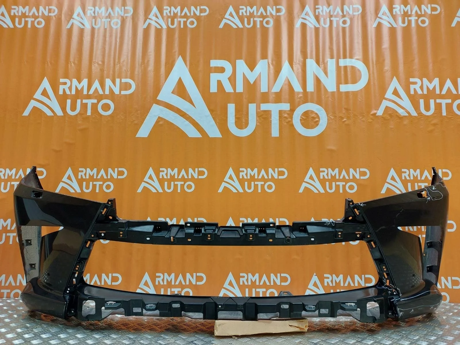 Бампер LEXUS LX 2015-2023 URJ200