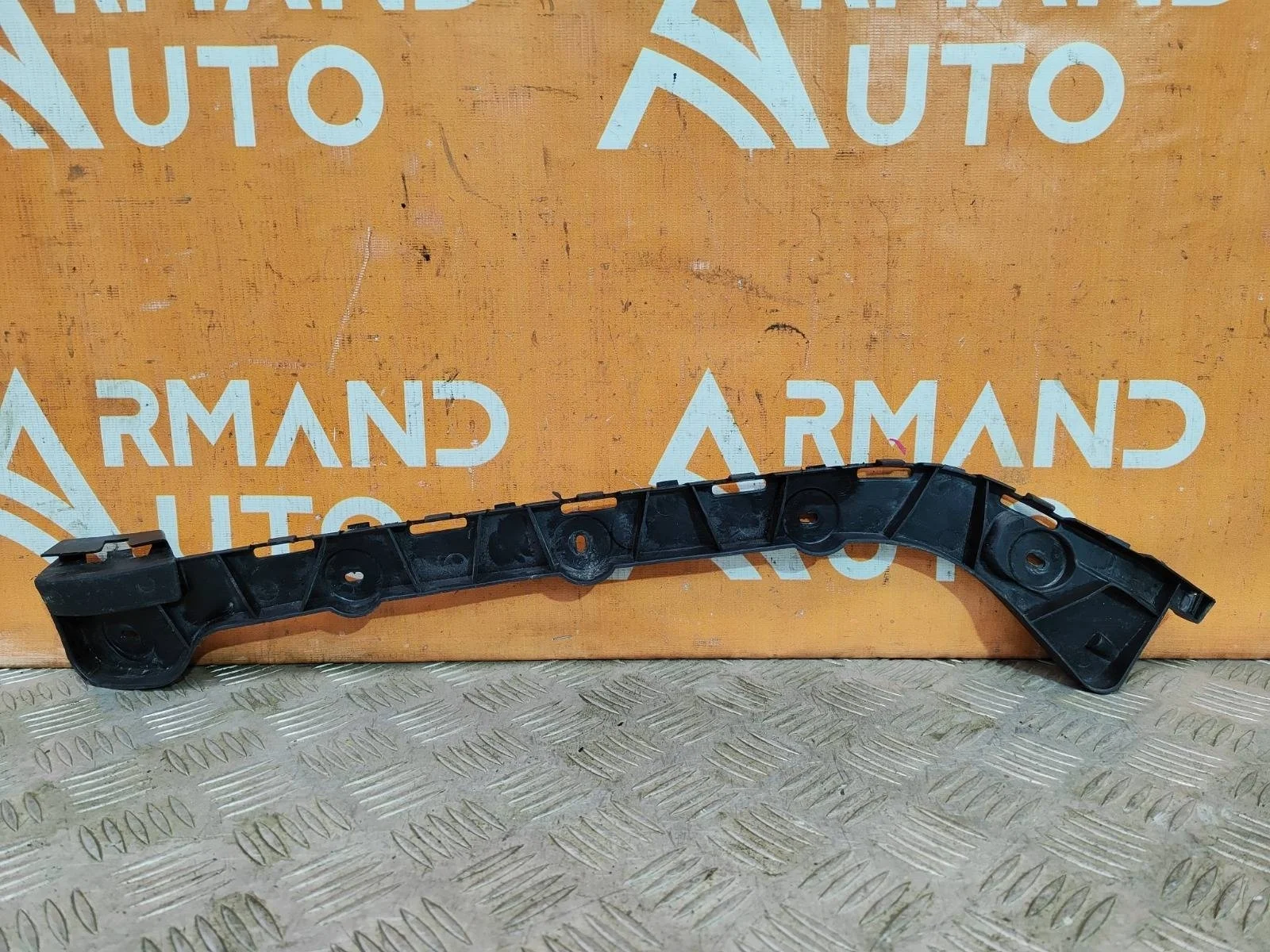 Кронштейн бампера Skoda Octavia 2013-2017 A7 (5E)