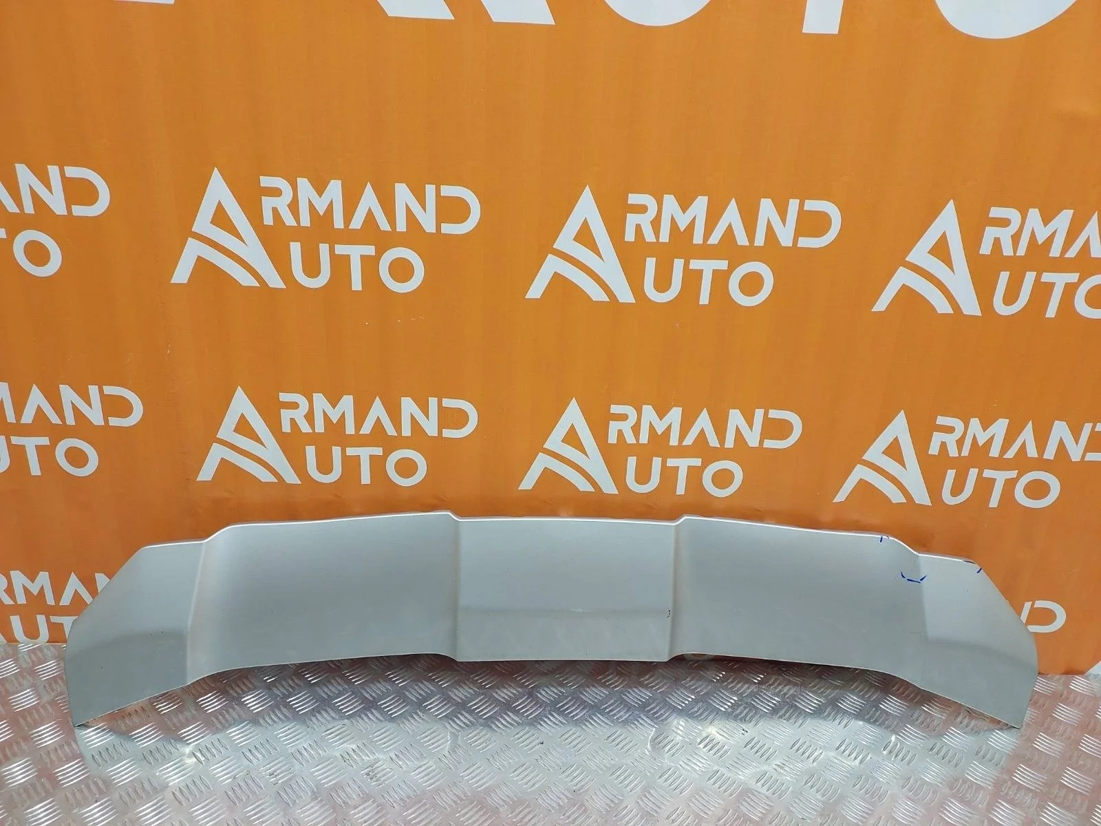 Накладка бампера LEXUS LX 2015-2023 URJ200