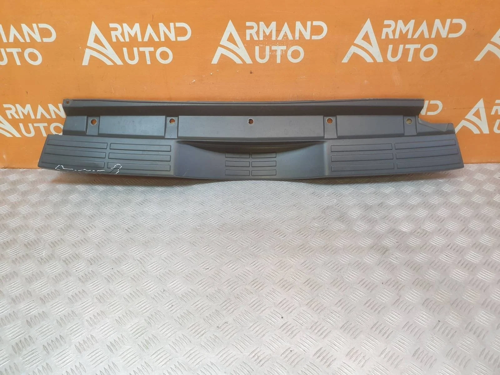 Накладка бампера верхняя Mitsubishi Pajero 2006-нв 4