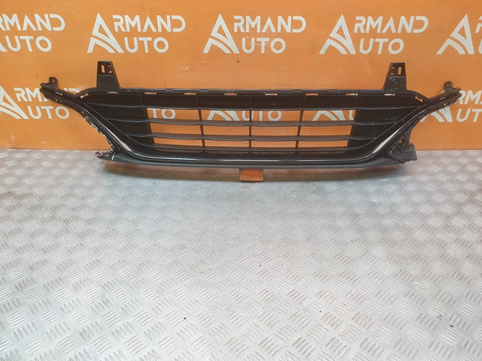 Решетка бампера Kia K5 2020-нв 3