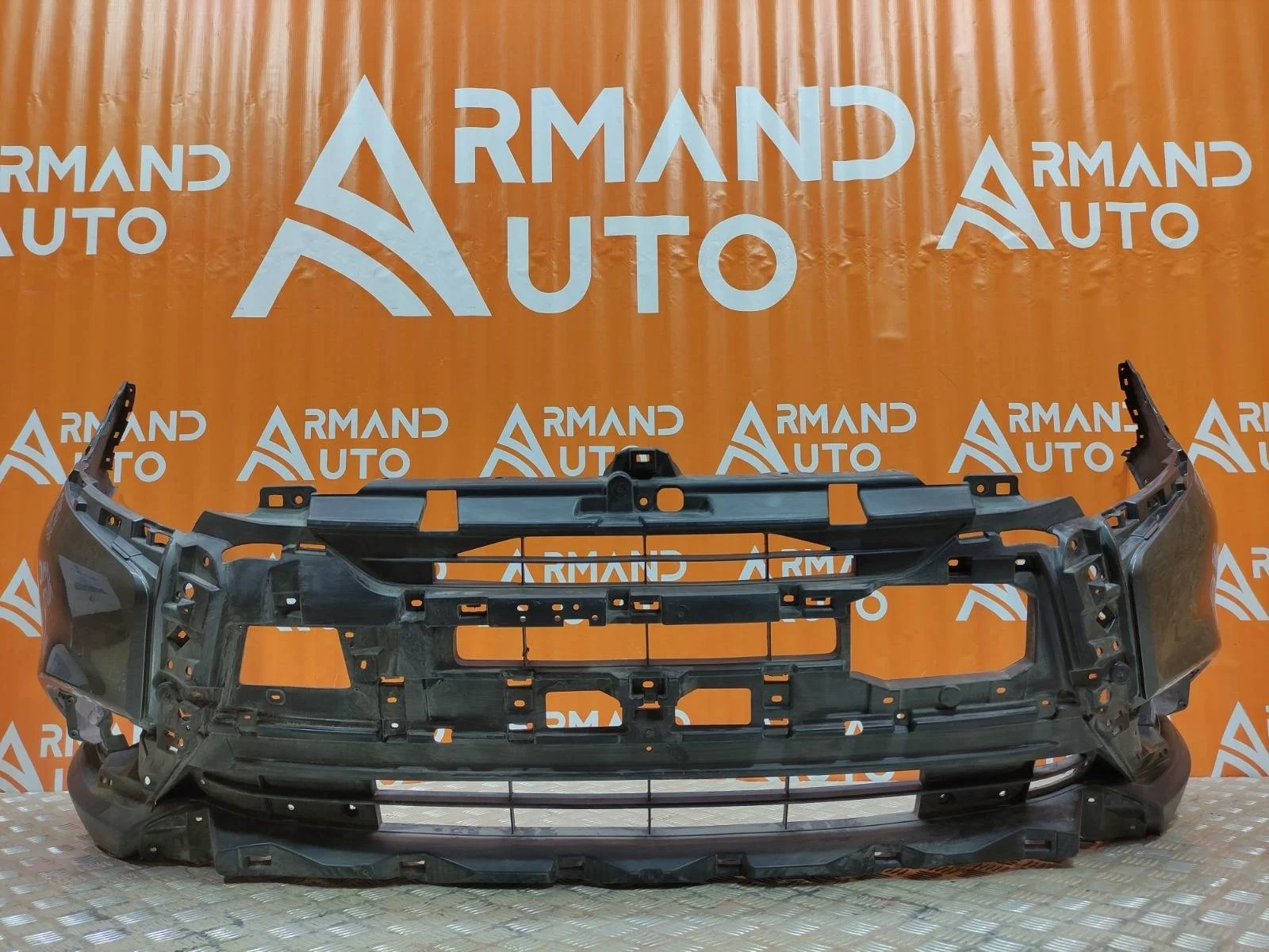 Бампер Mitsubishi Outlander 2018-нв 3