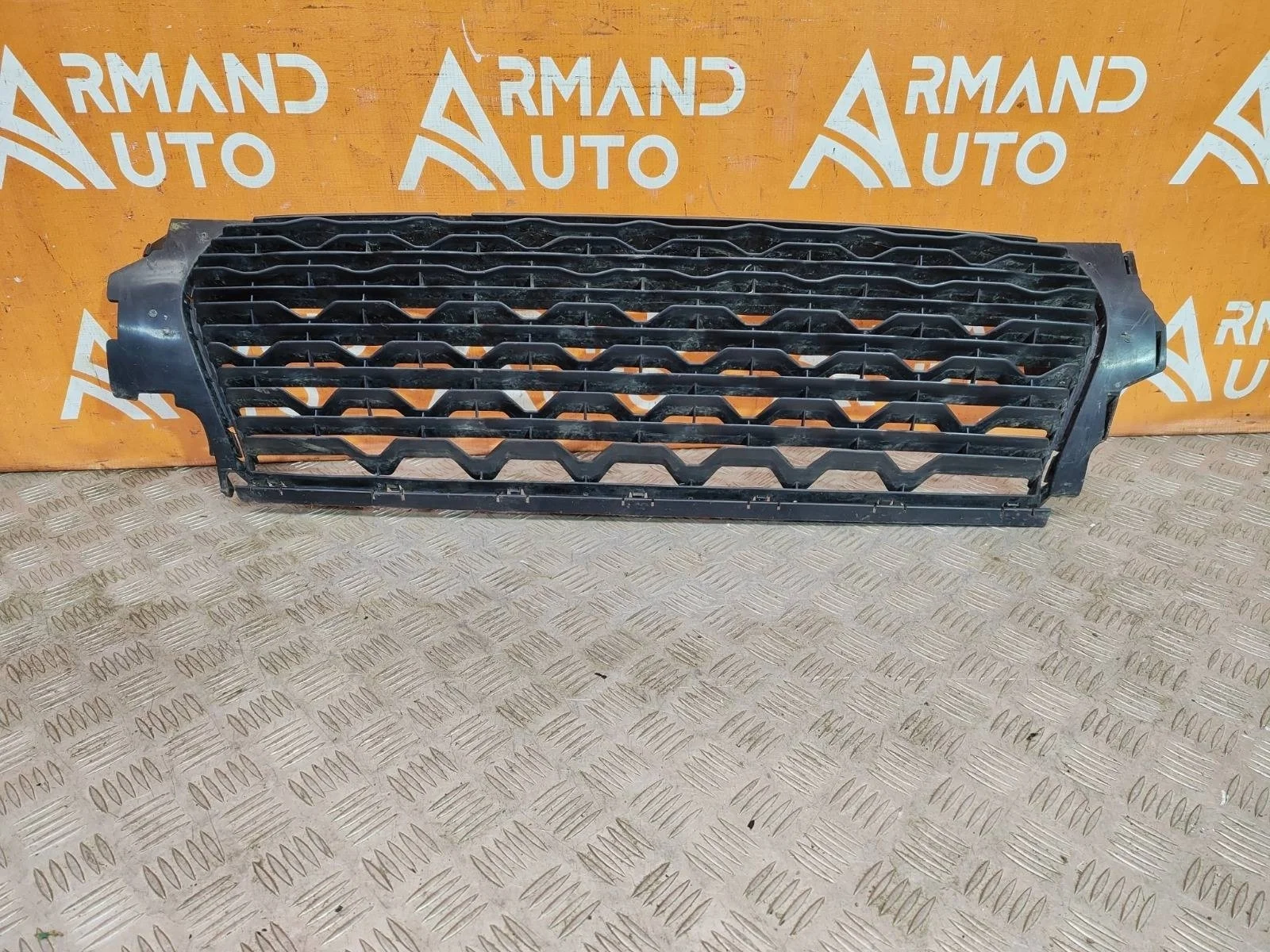Решетка бампера Renault Duster 2021-нв