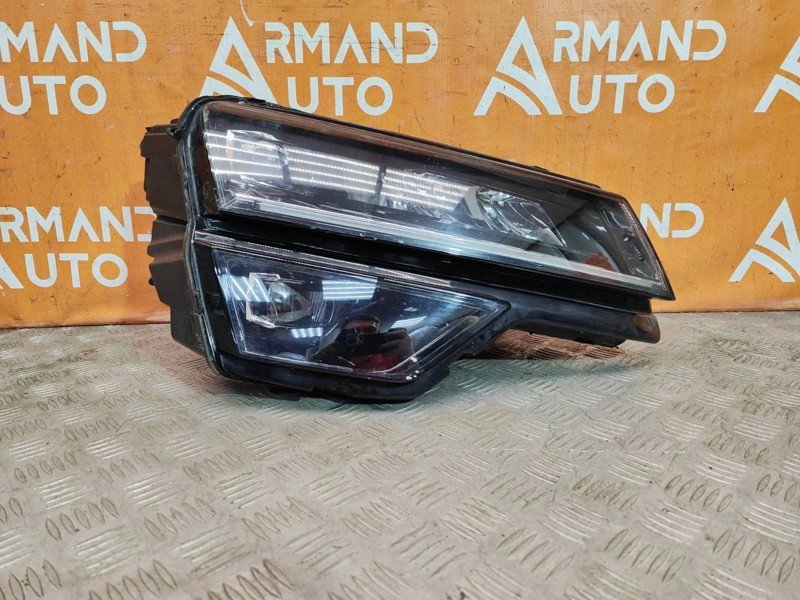 Фара Skoda Karoq 2017-нв