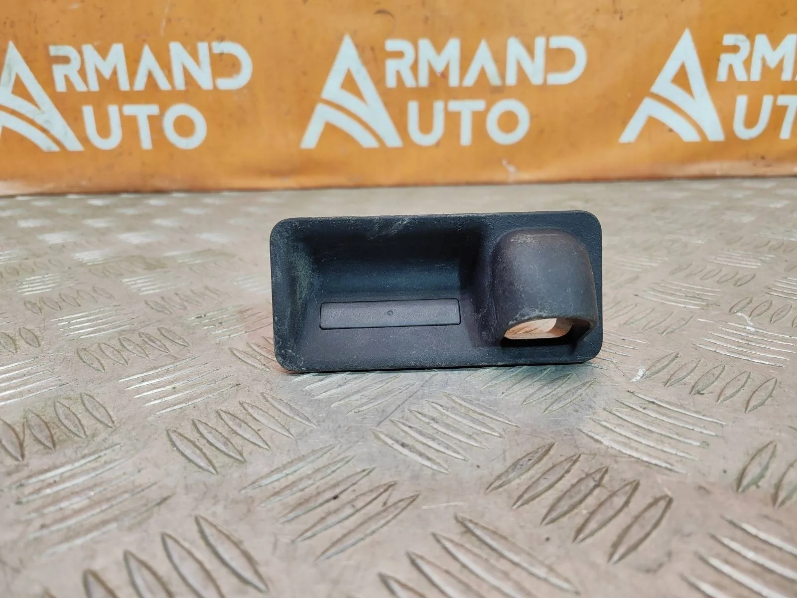 Кнопка двери багажника Kia Sportage 2021-нв 5 NQ