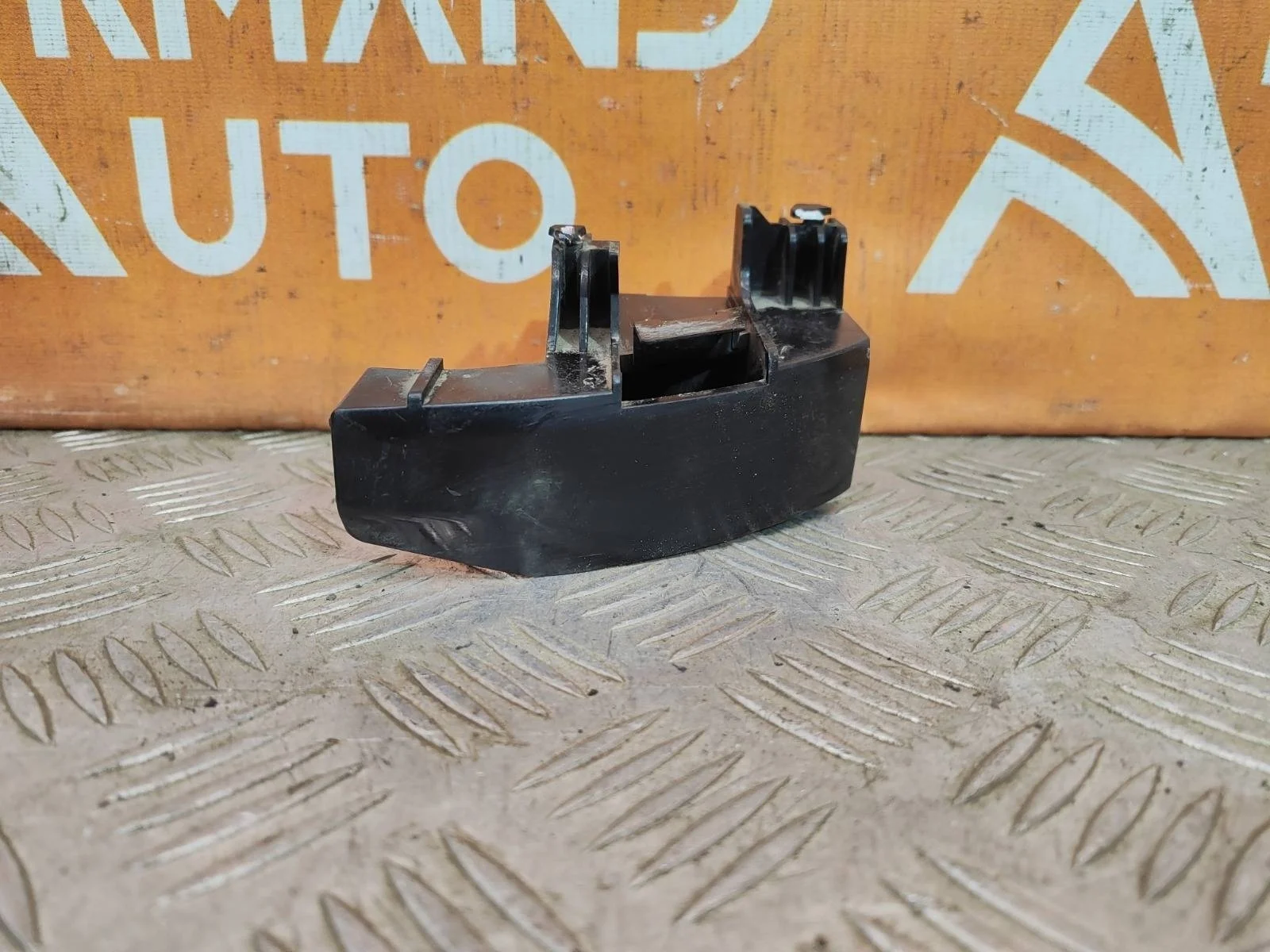 Кронштейн бампера Toyota Land Cruiser 2007-2021