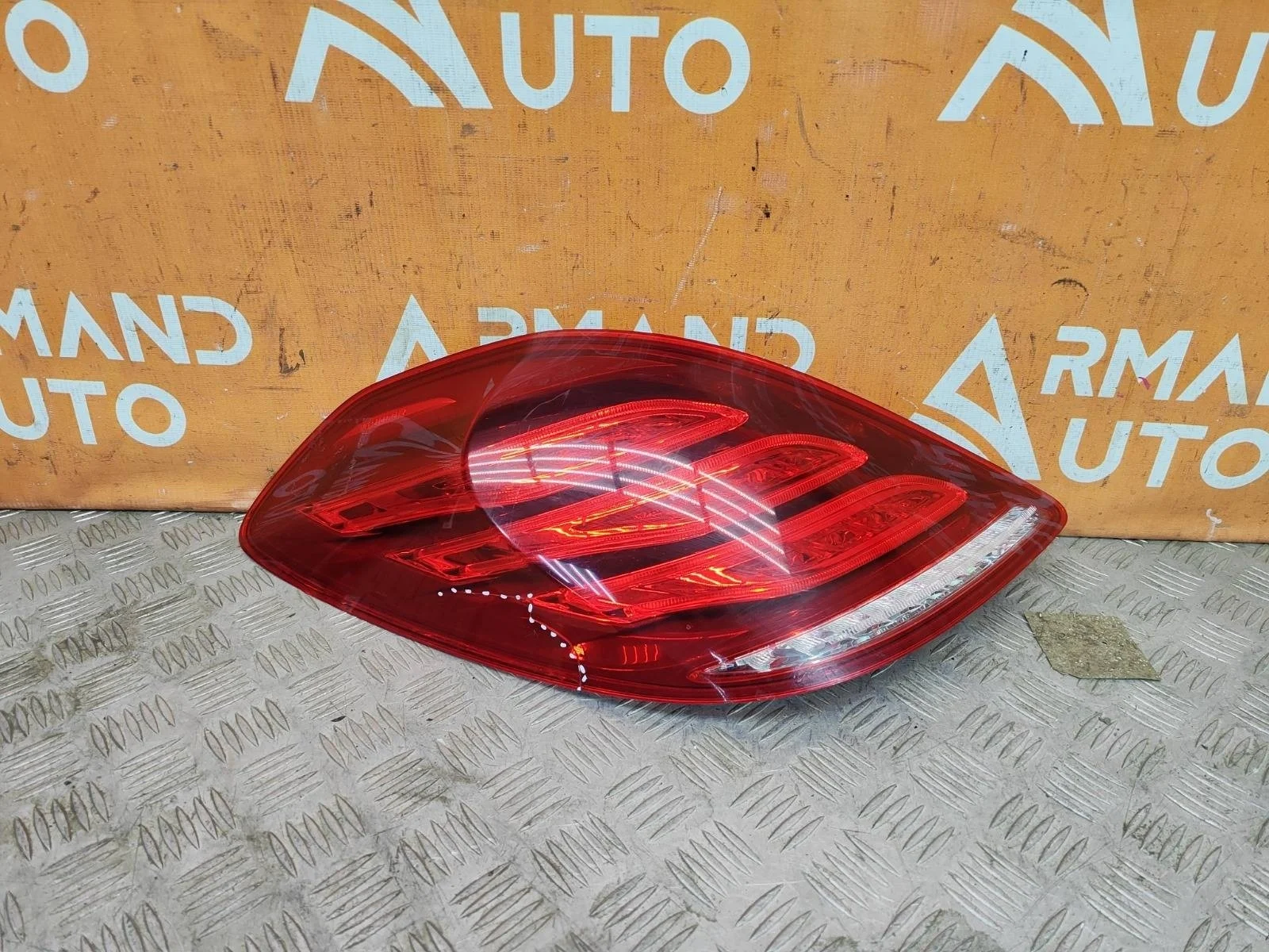 Фонарь Mercedes -Class 2013-2017 W222