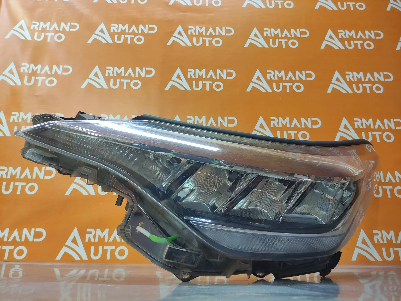 Фара Toyota C-HR 2019-нв