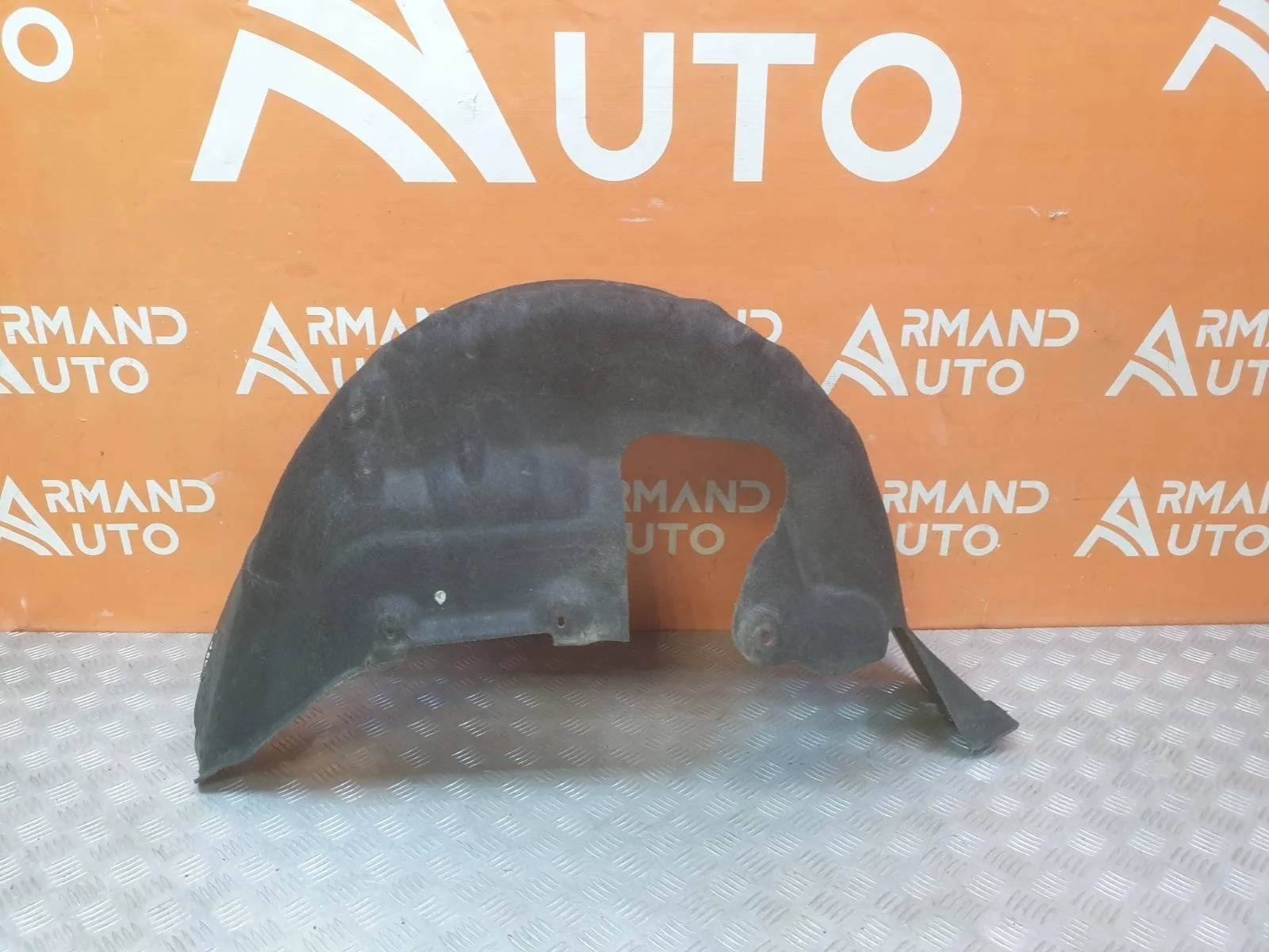 Подкрылок Volvo S60 2010-2018