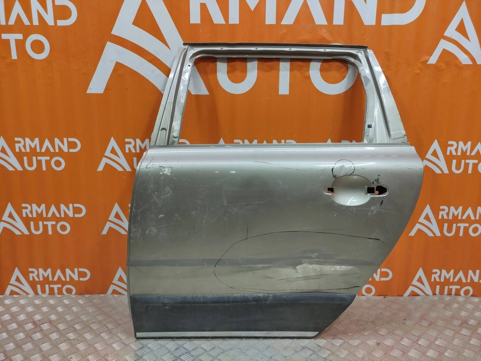 Дверь Volvo XC70 2007-2016