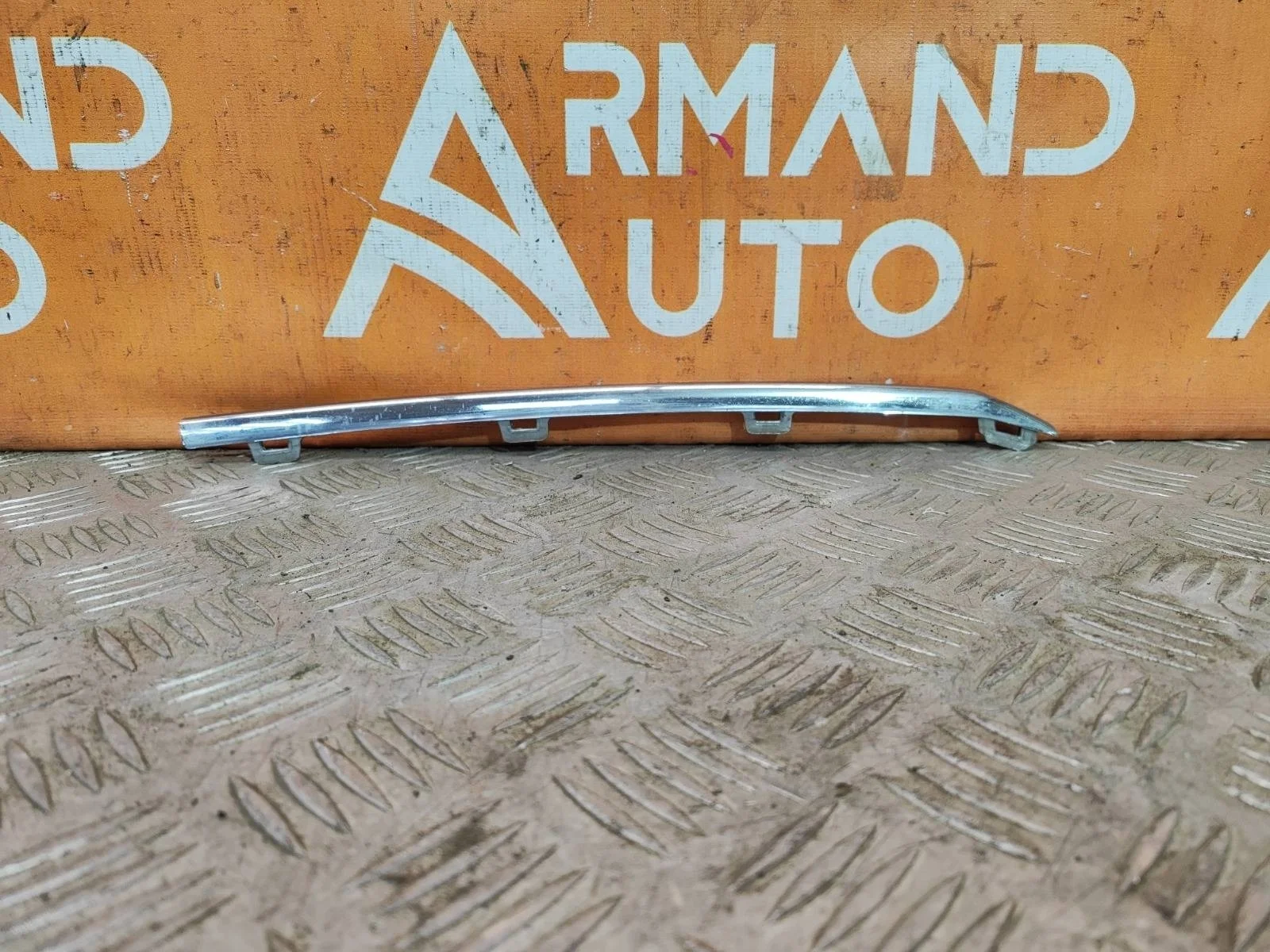 Накладка решетки радиатора верхняя Volkswagen Polo 2014-2020 5