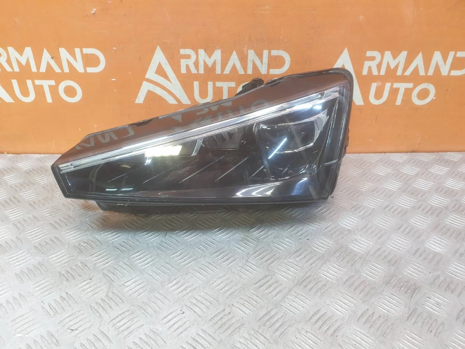 Фара Skoda Rapid 2020-нв