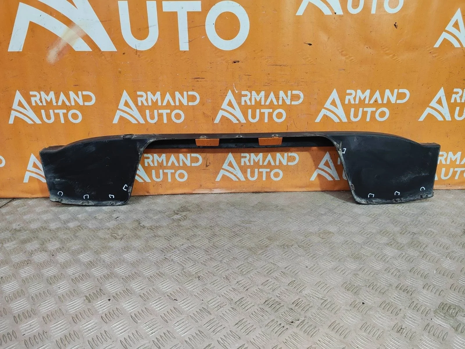 Накладка бампера верхняя Volkswagen Amarok 2010-нв HA