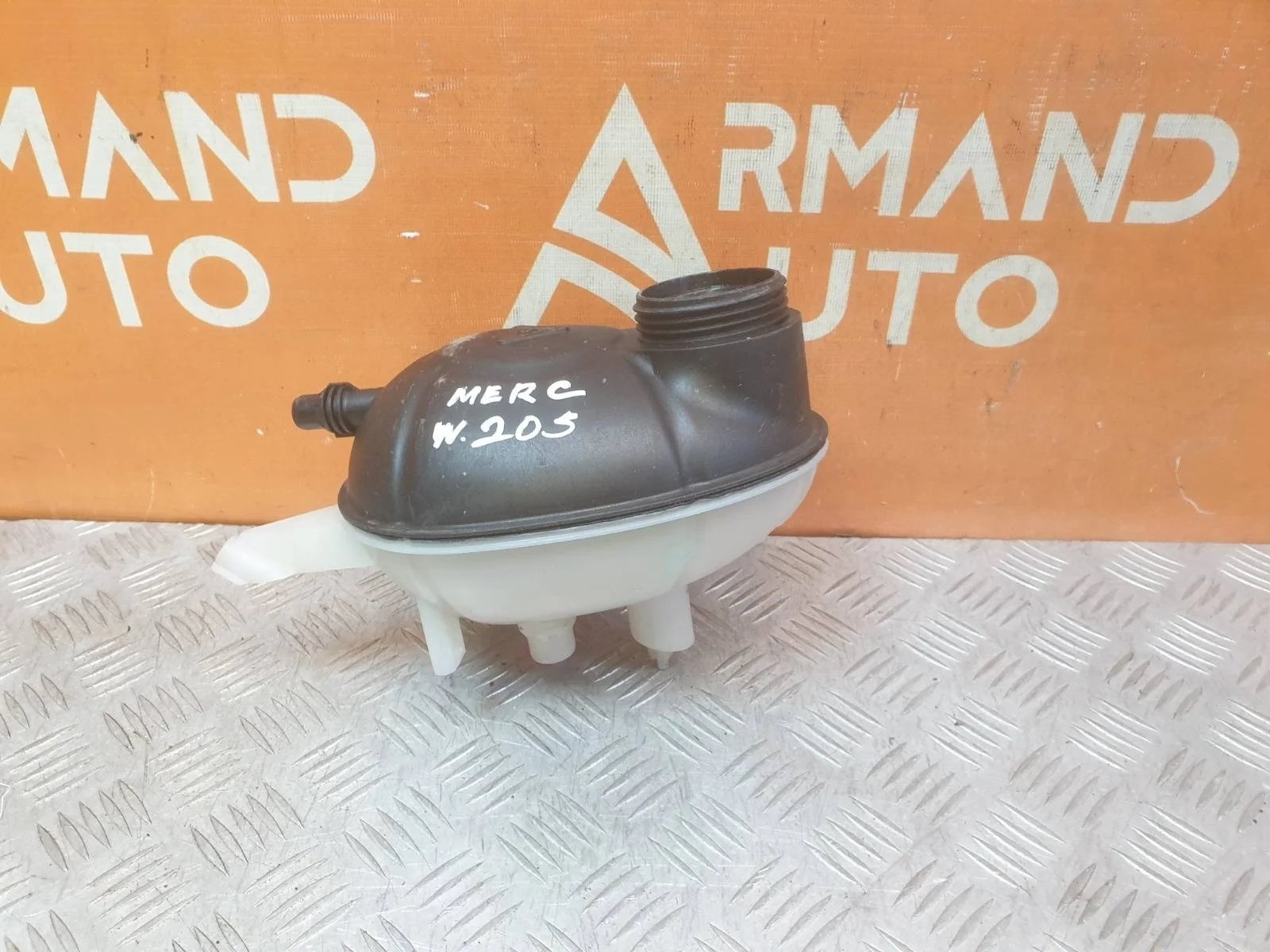 Бачок расширительный Mercedes -Class 2014-2021 W205
