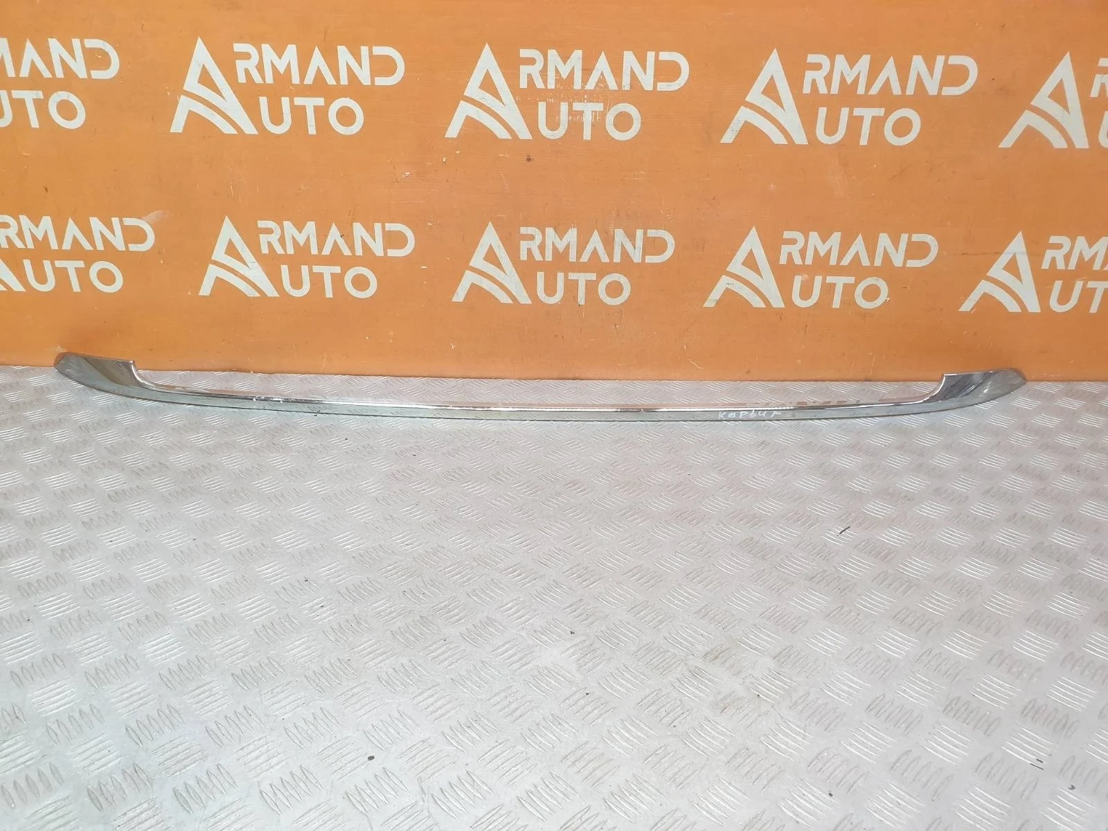 Накладка бампера верхняя Renault Kaptur 2016-нв