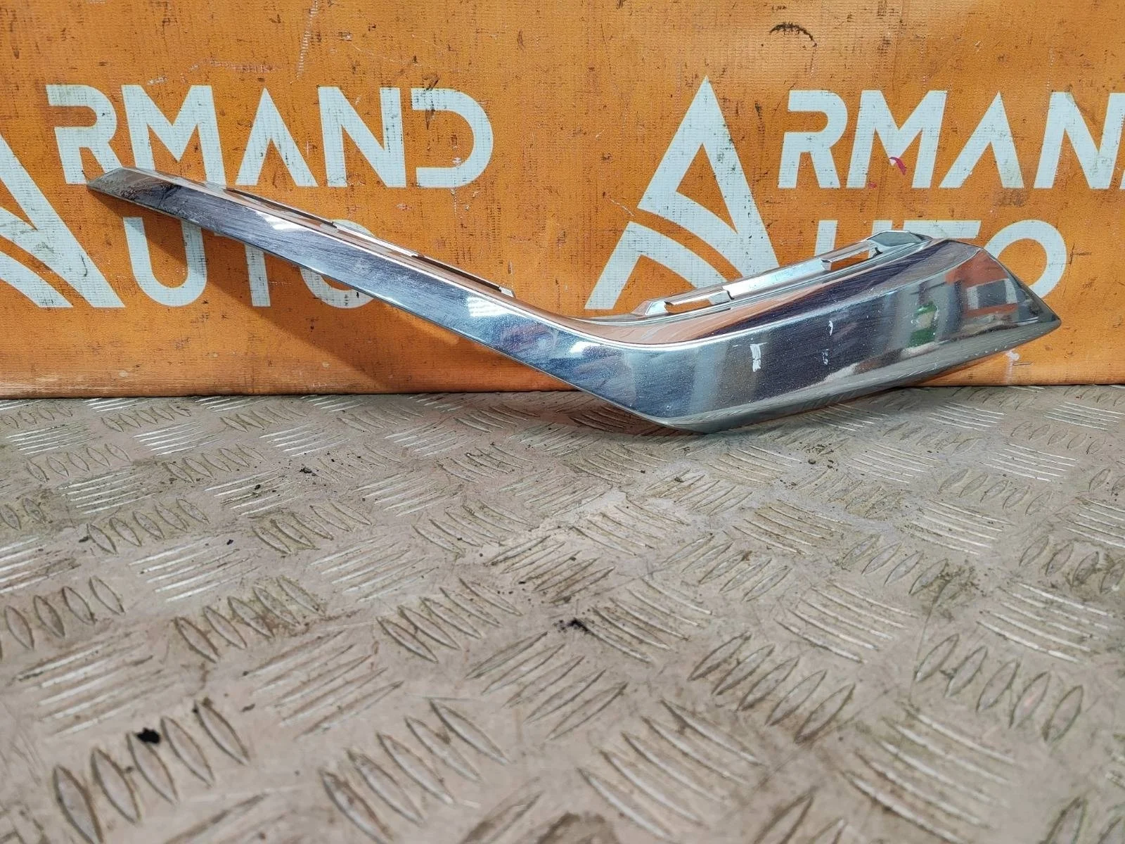 Накладка бампера Mitsubishi Outlander 2015-нв 3