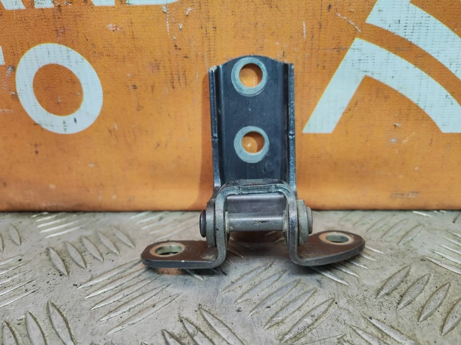 Петля двери нижняя Toyota Camry 2011-2018 7 XV50