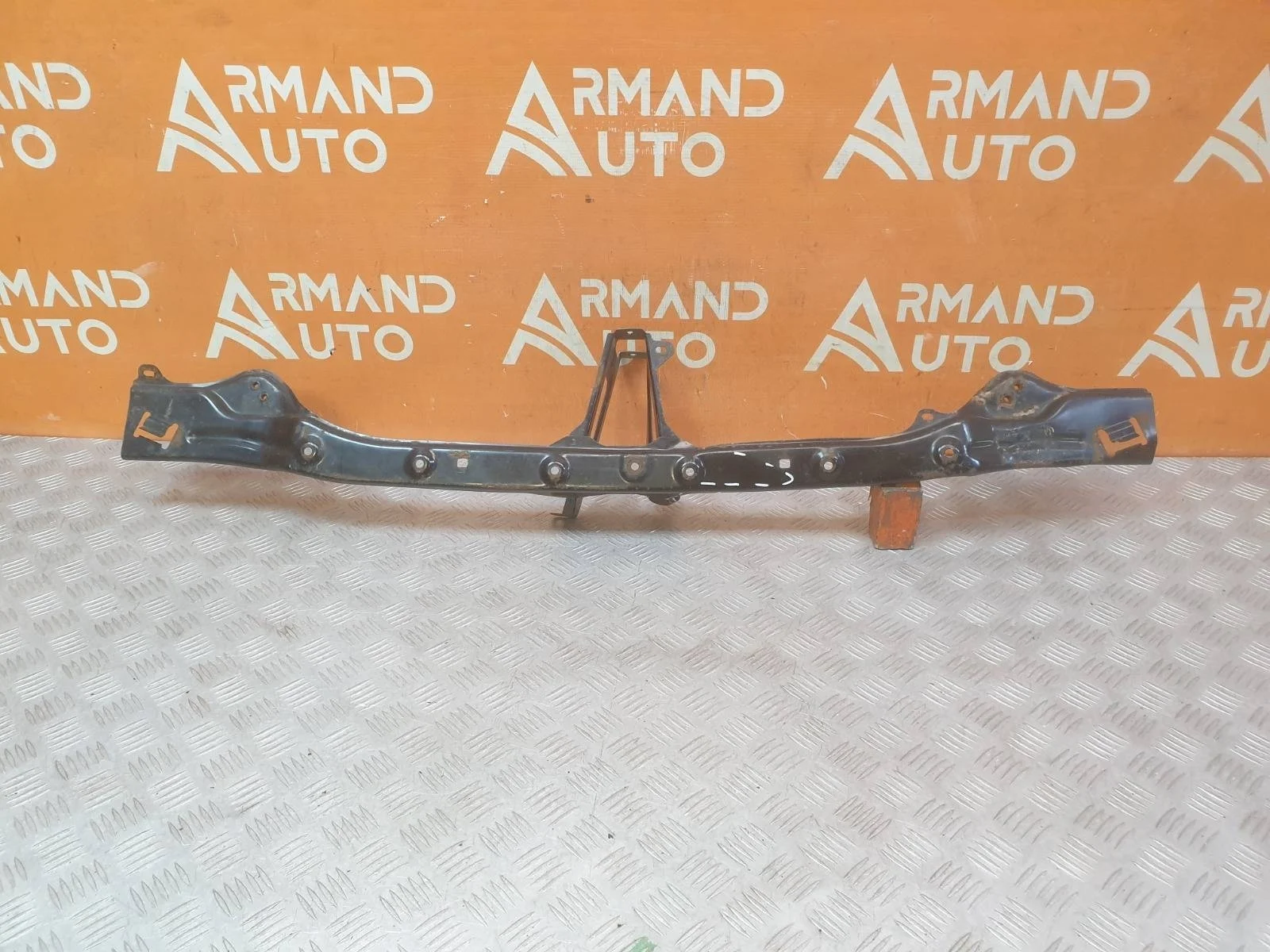 Усилитель бампера верхний Mitsubishi Pajero 2006-нв 4