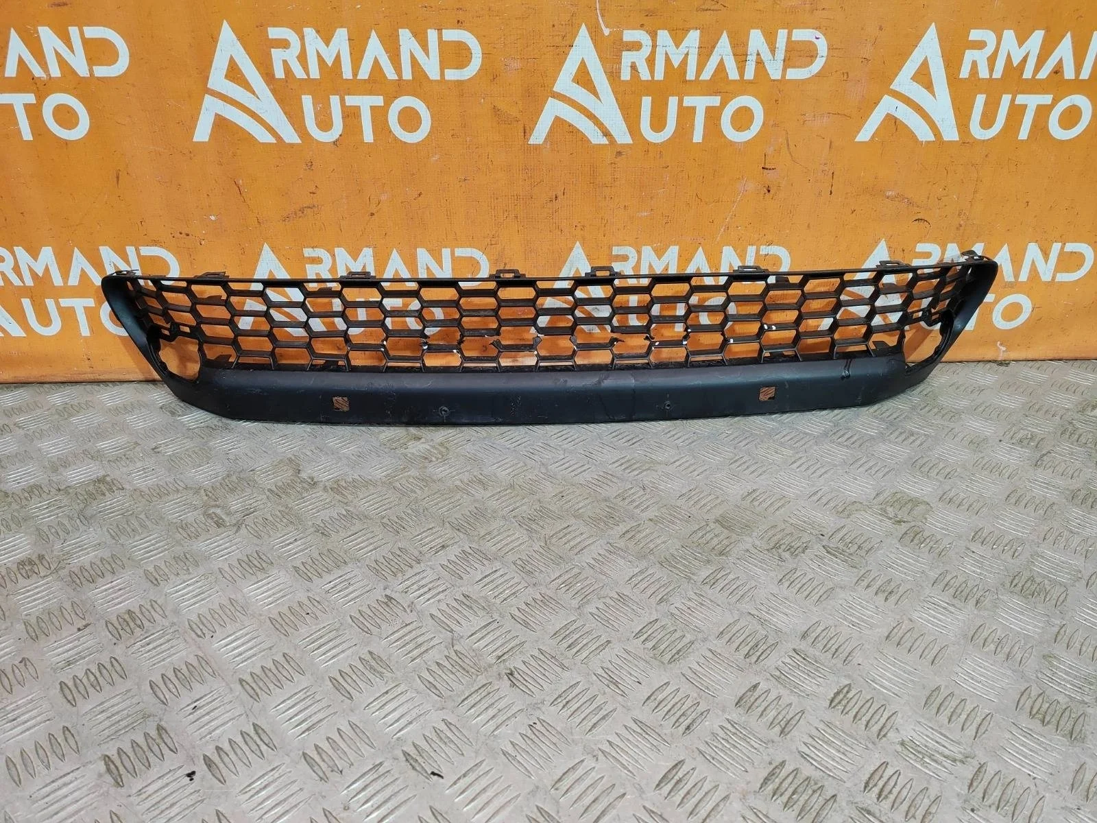 Решетка бампера Lexus NX 2014-2017