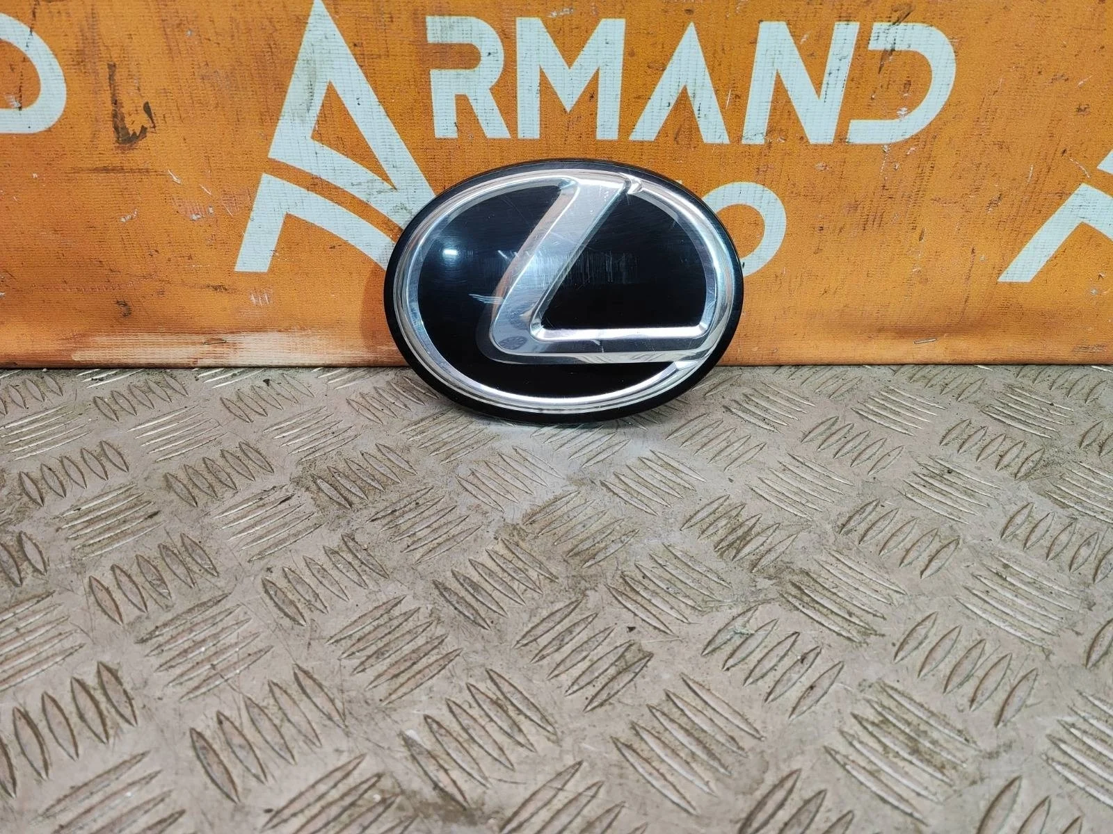 Эмблема Lexus LS 2006-2017 4