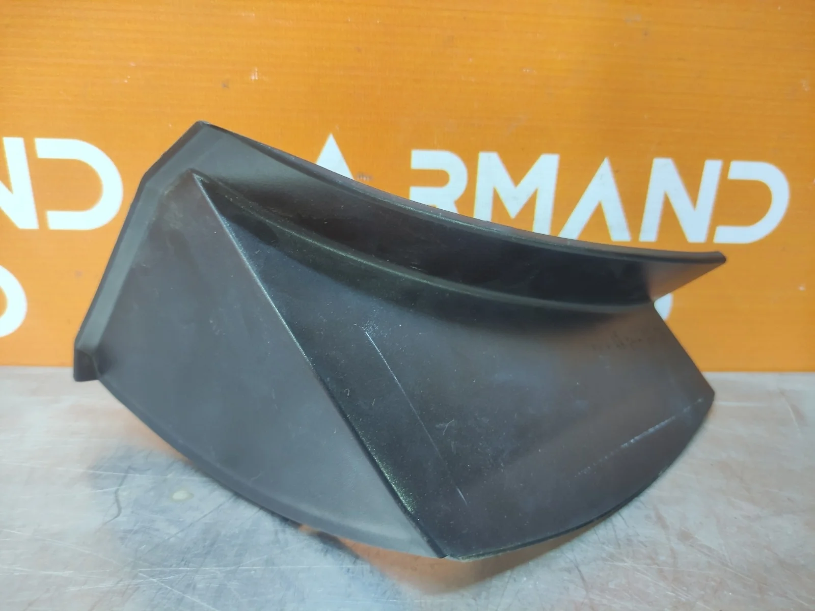 Накладка фонаря внешнего Kia Sorento 2017-2020 3 Prime UM