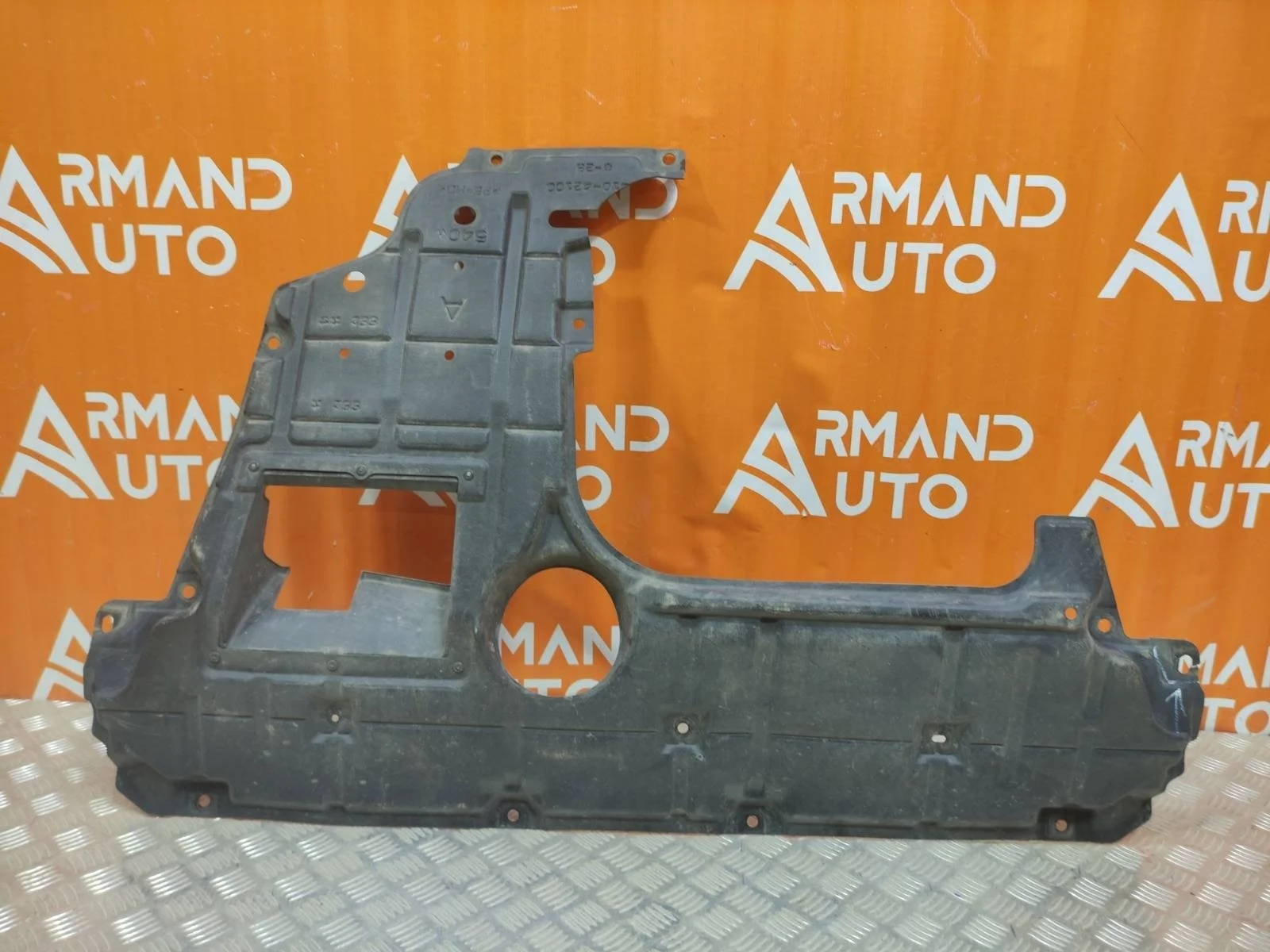 Пыльник двигателя Toyota RAV4 2012-2019 CA40