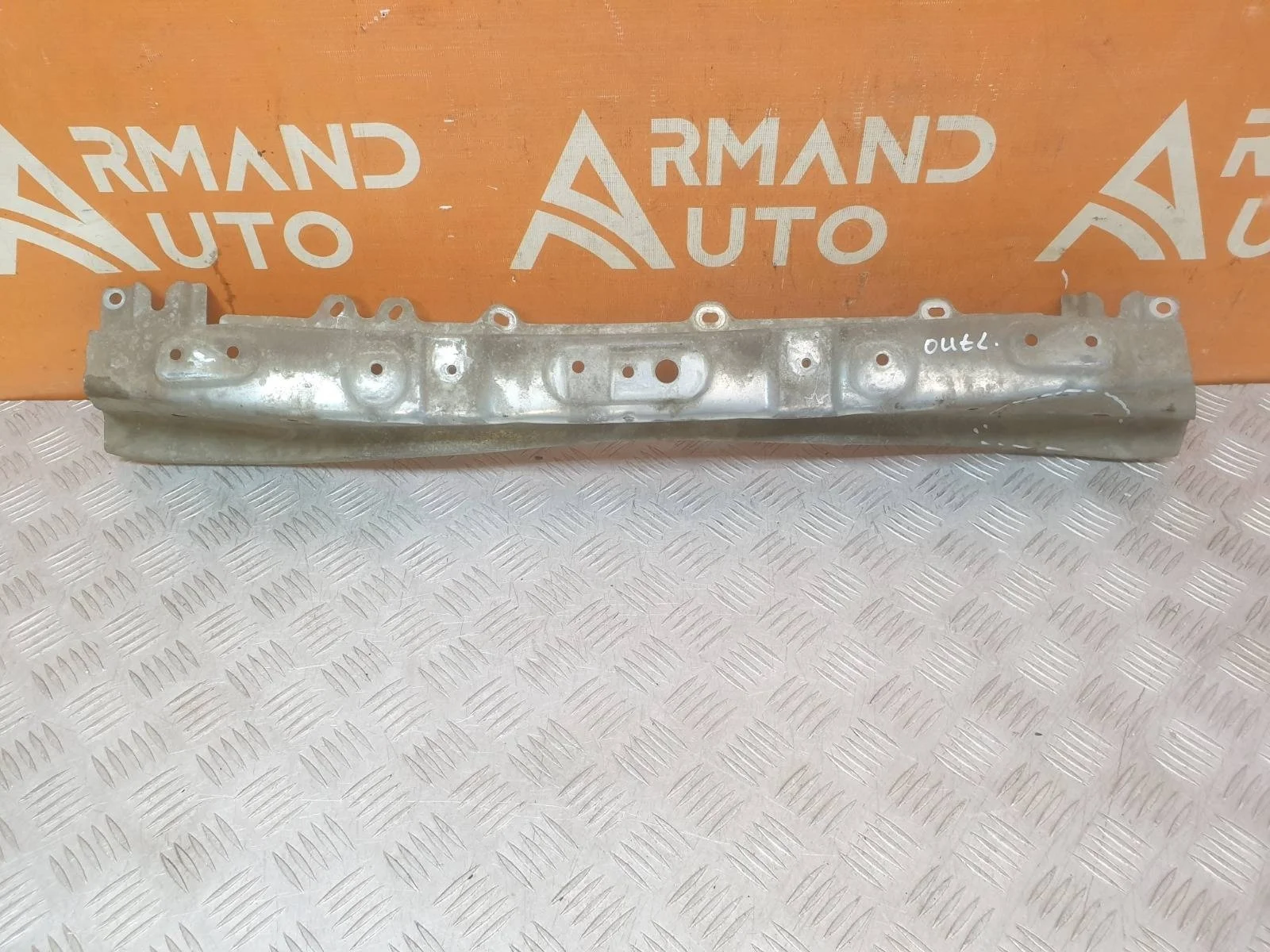 Усилитель бампера верхний Mitsubishi Outlander 2015-нв 3